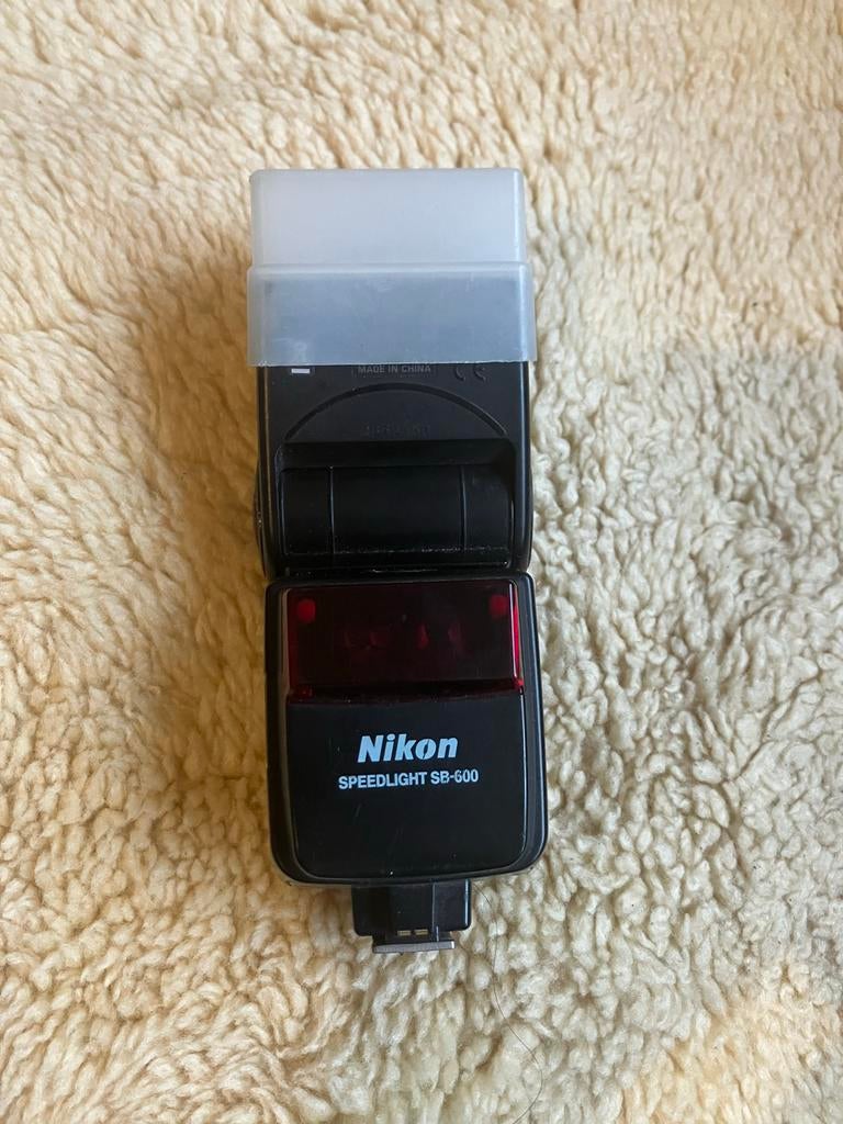 Nikon Speedlight SB-600 Flitser, Ophalen of Verzenden, Gebruikt, Nikon, Kantelbaar