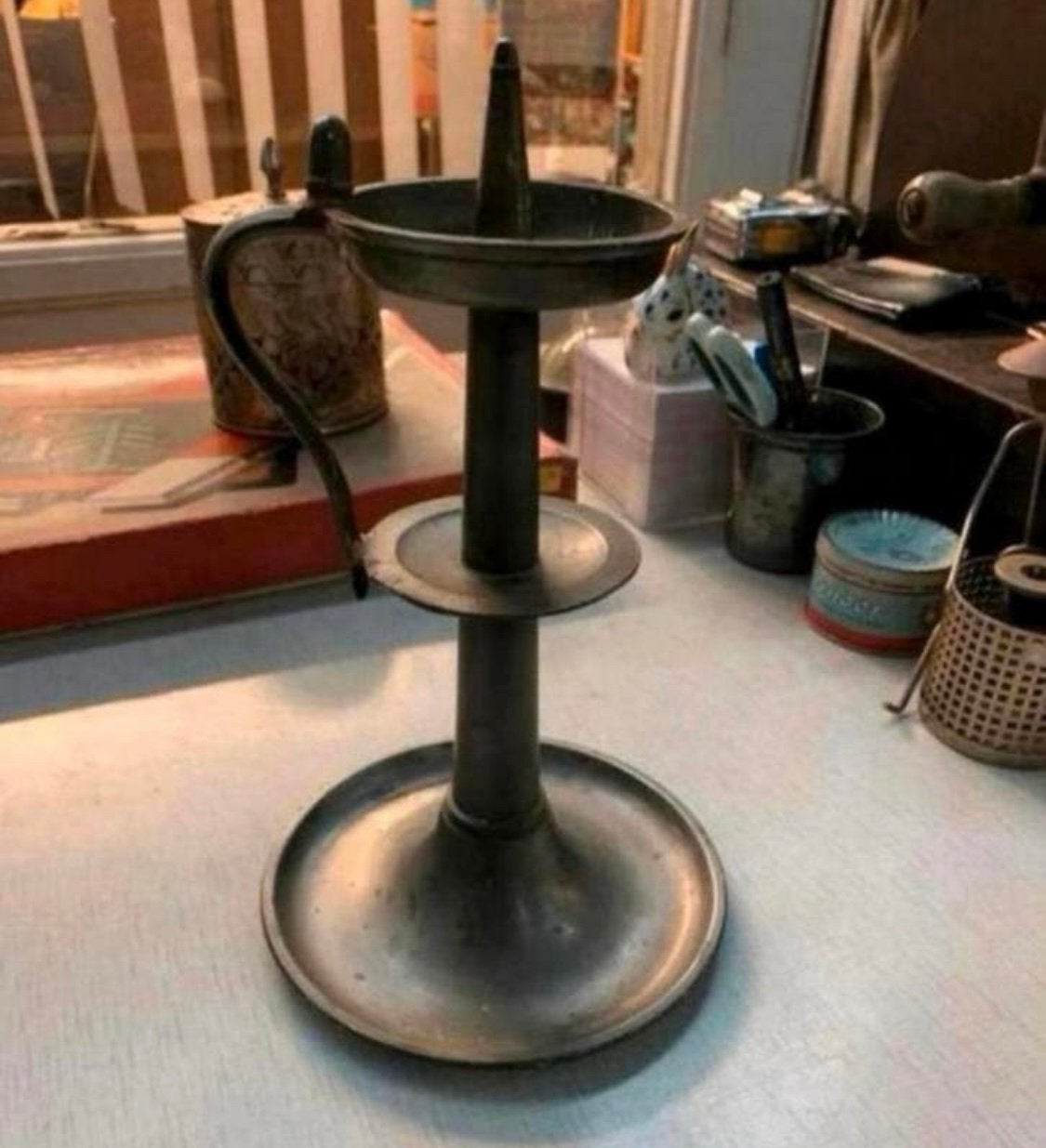 Tinnen antieke tin oude Kaarsenhouder kandelaar., Ophalen of Verzenden