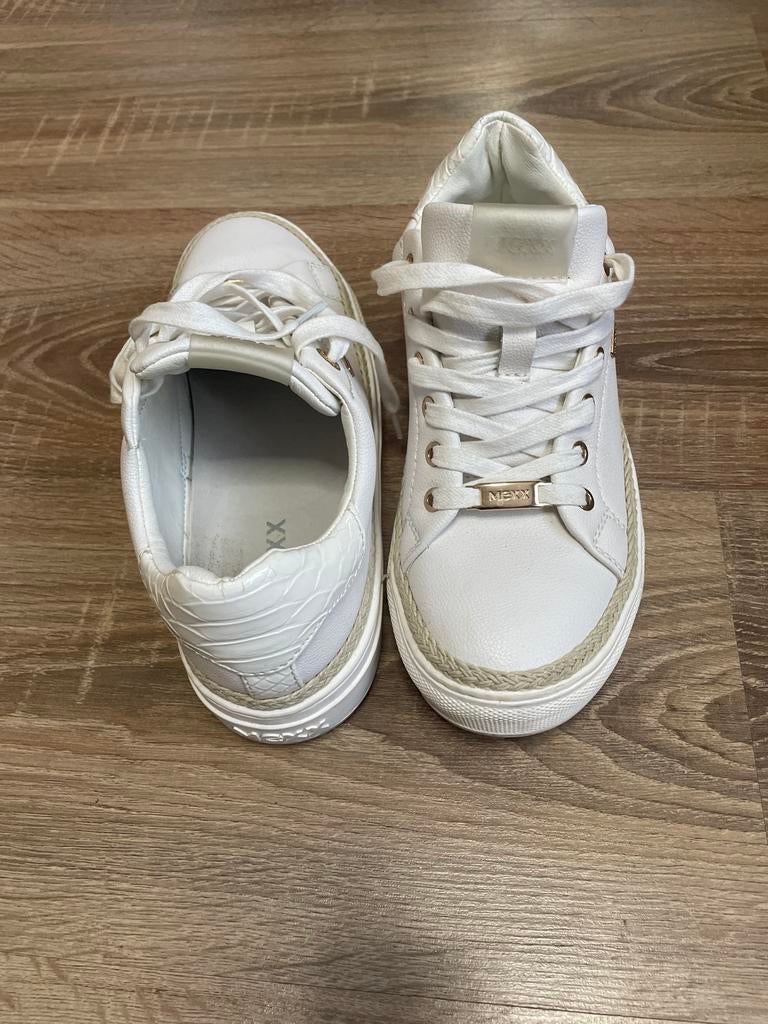 Mexx- Witte sneakers maat 38, Kleding | Dames, Schoenen, Ophalen of Verzenden, Gedragen, Wit, Sneakers of Gympen