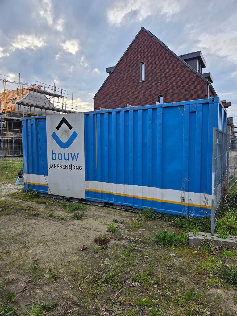 6m Container / Bouwcontainer met schappen en verlichting, Ophalen