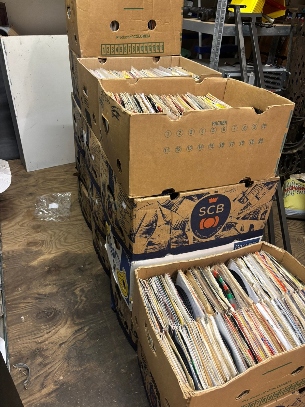15 banendozen vol vinyl singels, Ophalen, Zo goed als nieuw