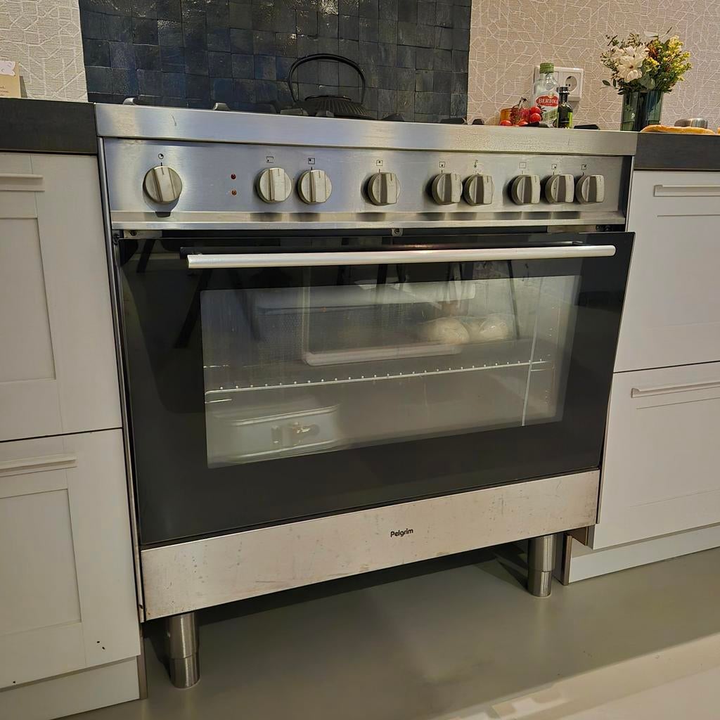 Pelgrim gasfornuis met 6 pitten en grote oven, Ophalen