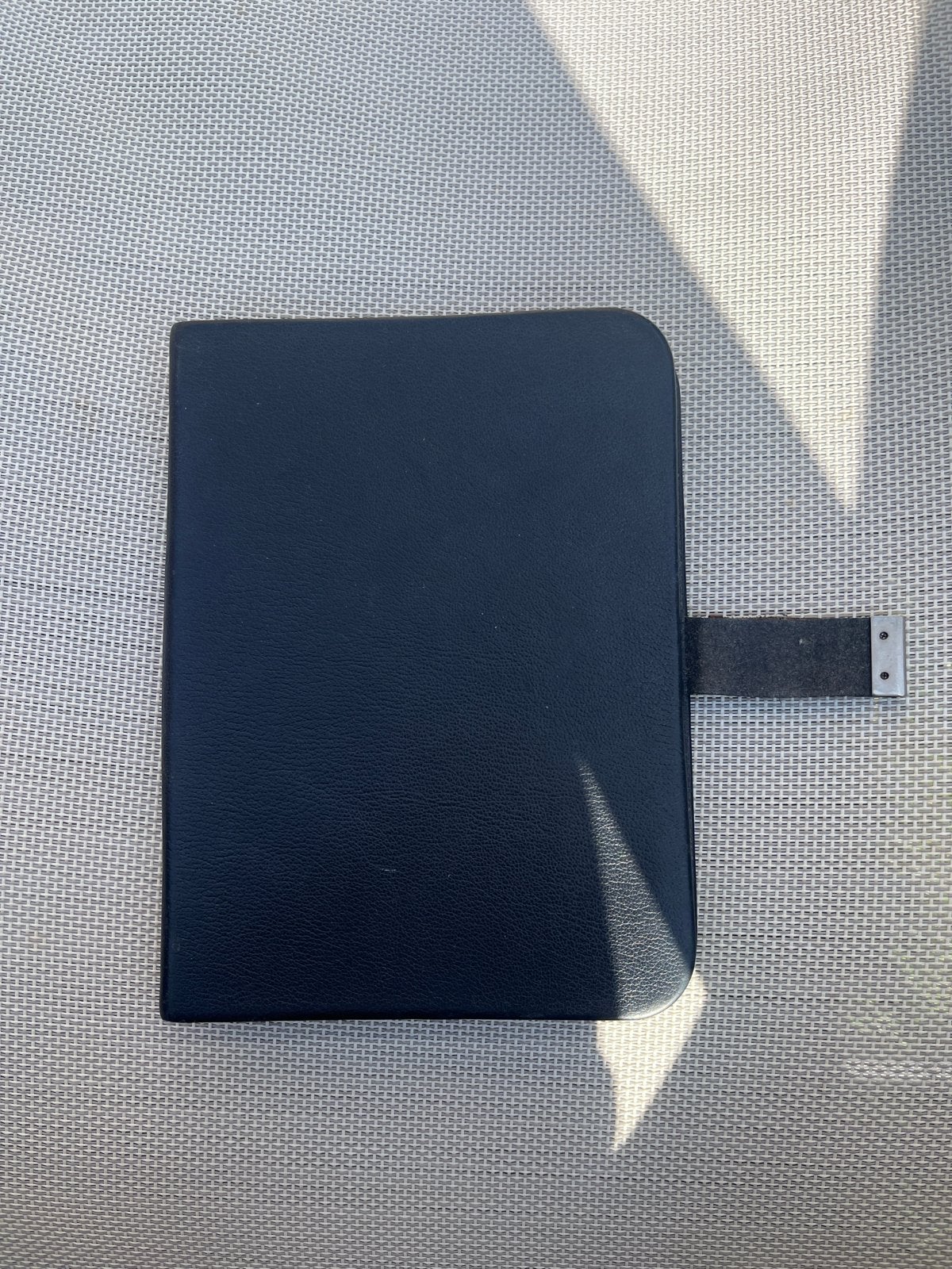 Kobo e-reader hoes - Zwart, Computers en Software, E-readers, Gebruikt, 6 inch of minder, Ophalen