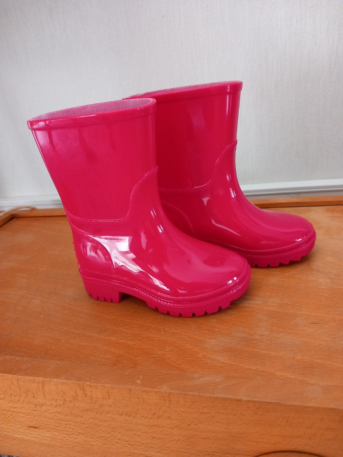 NIEUWE RODE REGENLAARSJES MAAT 21, Kinderen en Baby's, Babykleding | Schoentjes en Sokjes, Ophalen