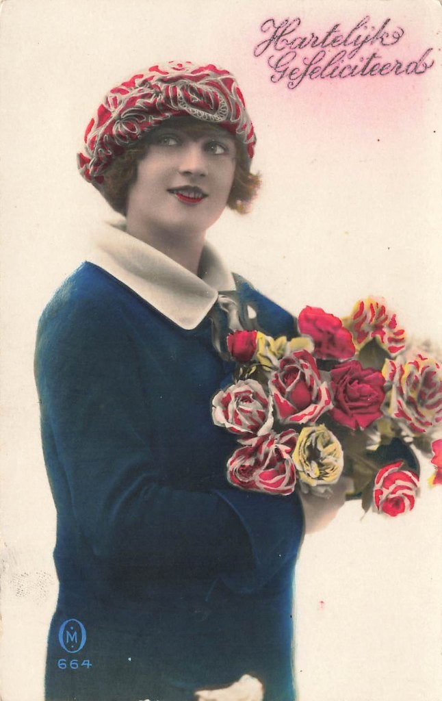 Jonge Dame met een bos rozen (M 664), Ophalen of Verzenden, 1920 tot 1940, Gelopen, Friesland