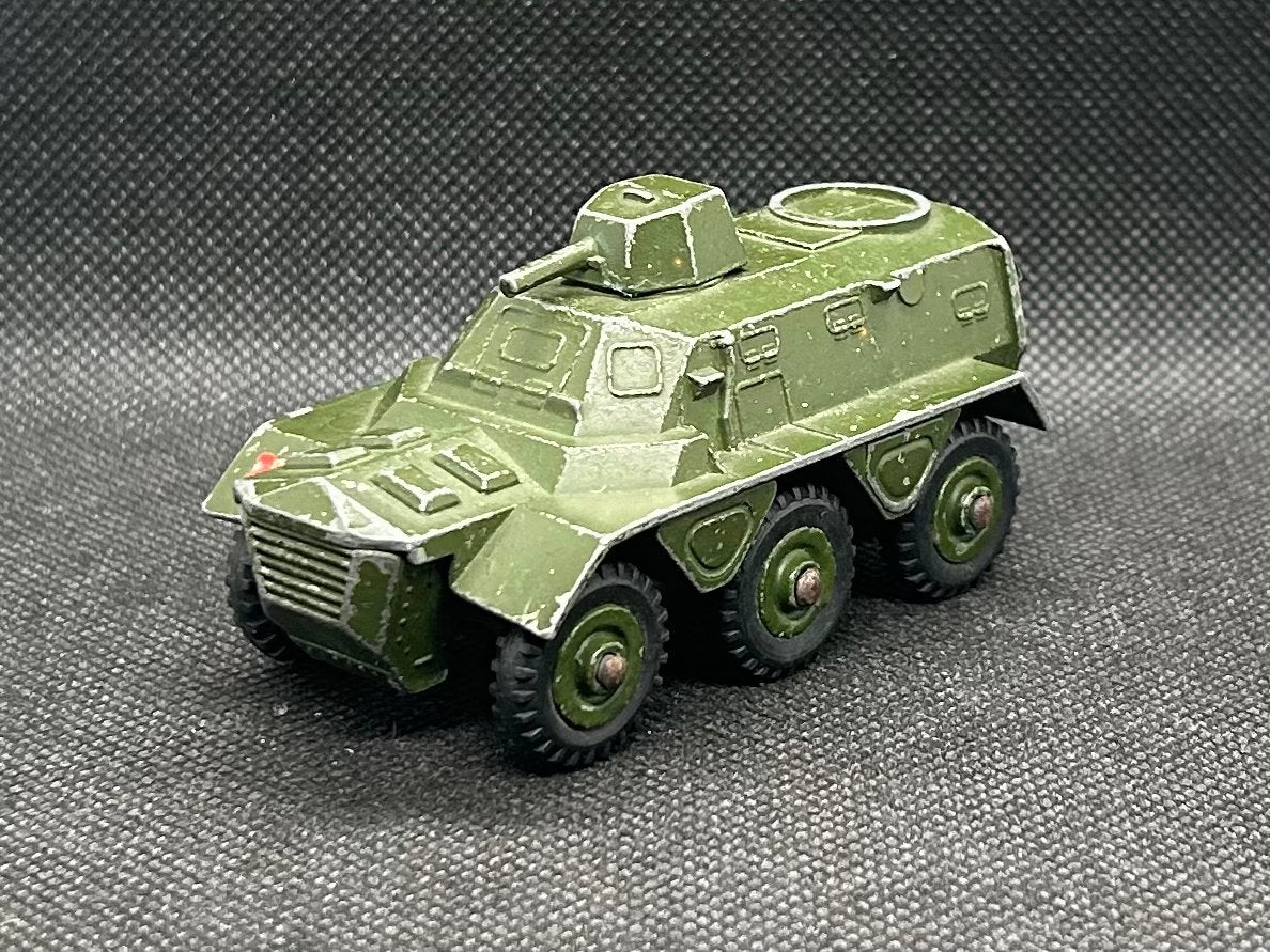 Dinky Toys Armoured Personal Carrier Tank Leger, Verzenden, Zo goed als nieuw, Bus of Vrachtwagen