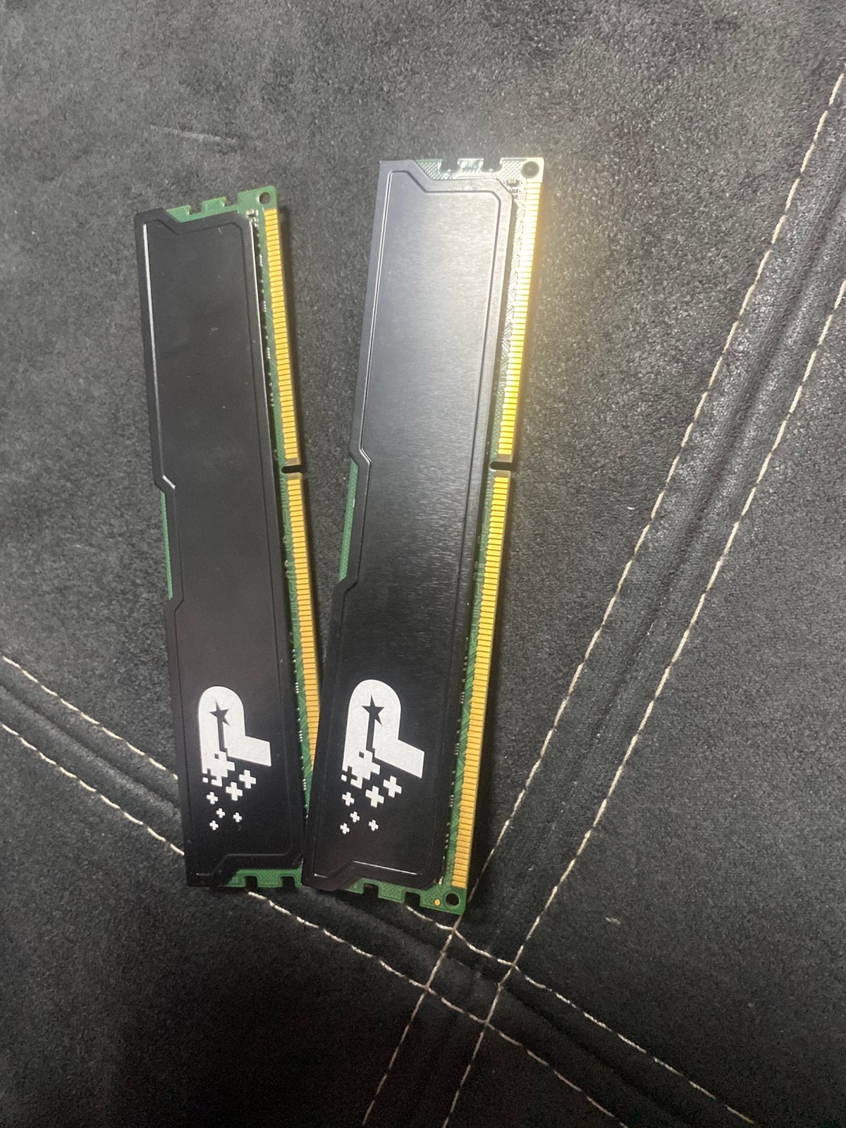 DDR3 16 GB 8GB elke stick RAM perfect voor budget builds, Computers en Software, RAM geheugen, DDR3, Ophalen of Verzenden, Zo goed als nieuw