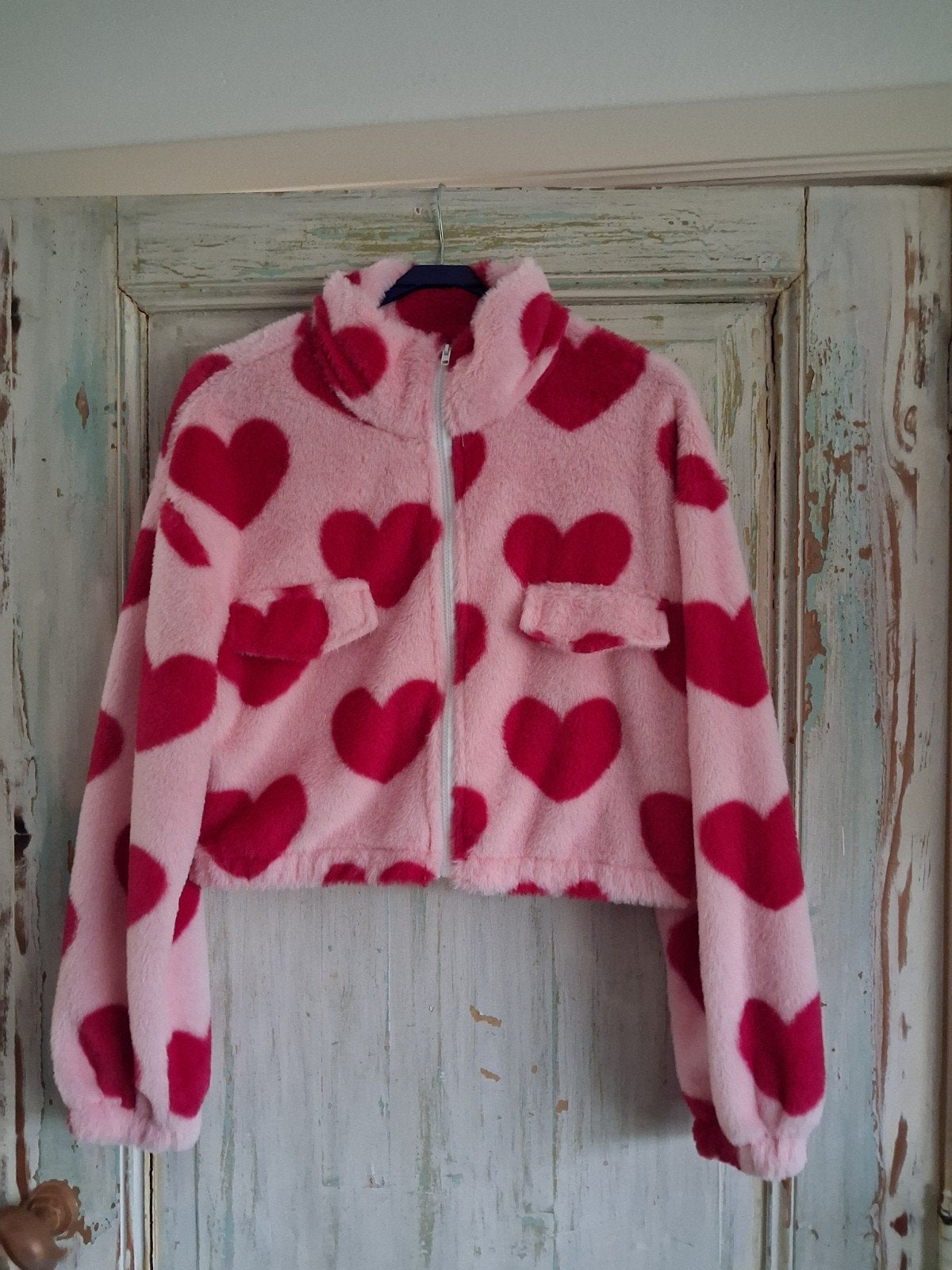 kort model jas met  roze harten, Ophalen, Zo goed als nieuw, Maat 38/40 (M), Roze