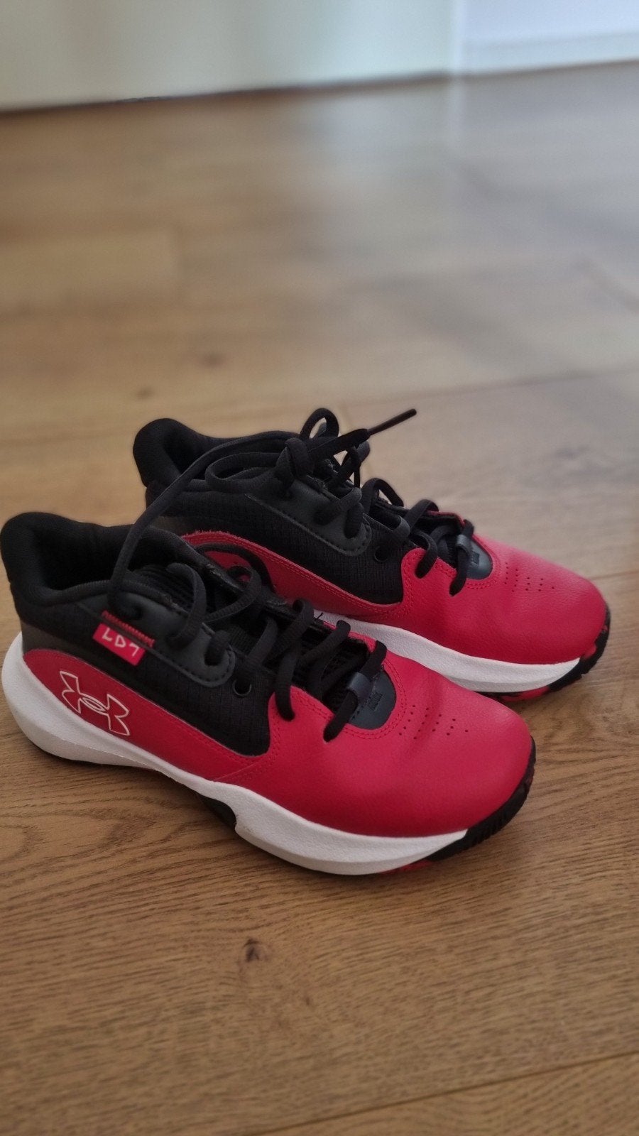 Under Armour schoenen maat 36, Hardloopschoenen, Nieuw, Overige sporten, Ophalen