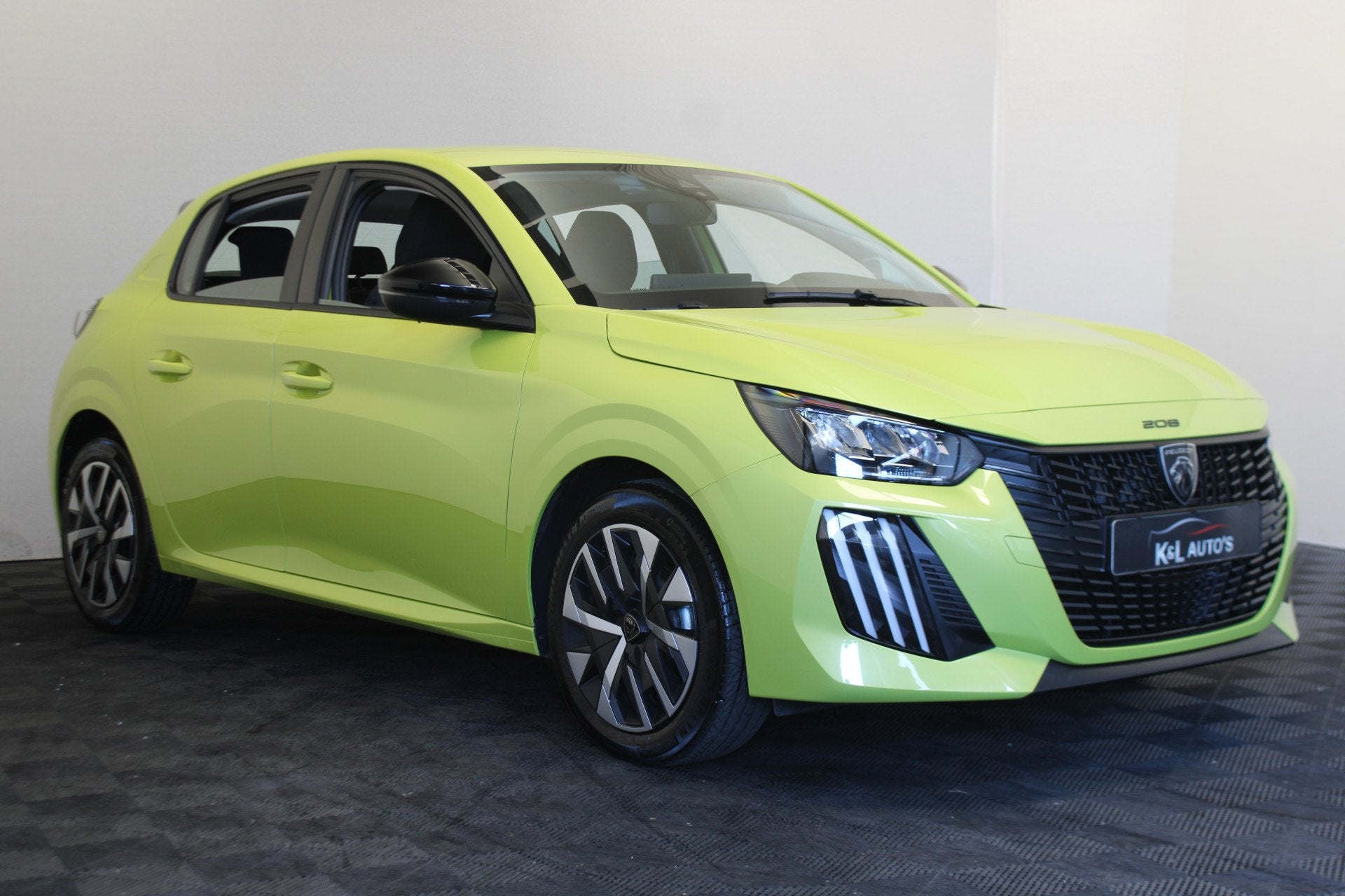 Peugeot 208 1.2 PureTech Active (bj 2024), Auto's, Voorwielaandrijving, Stof, Gebruikt, 1199 cc