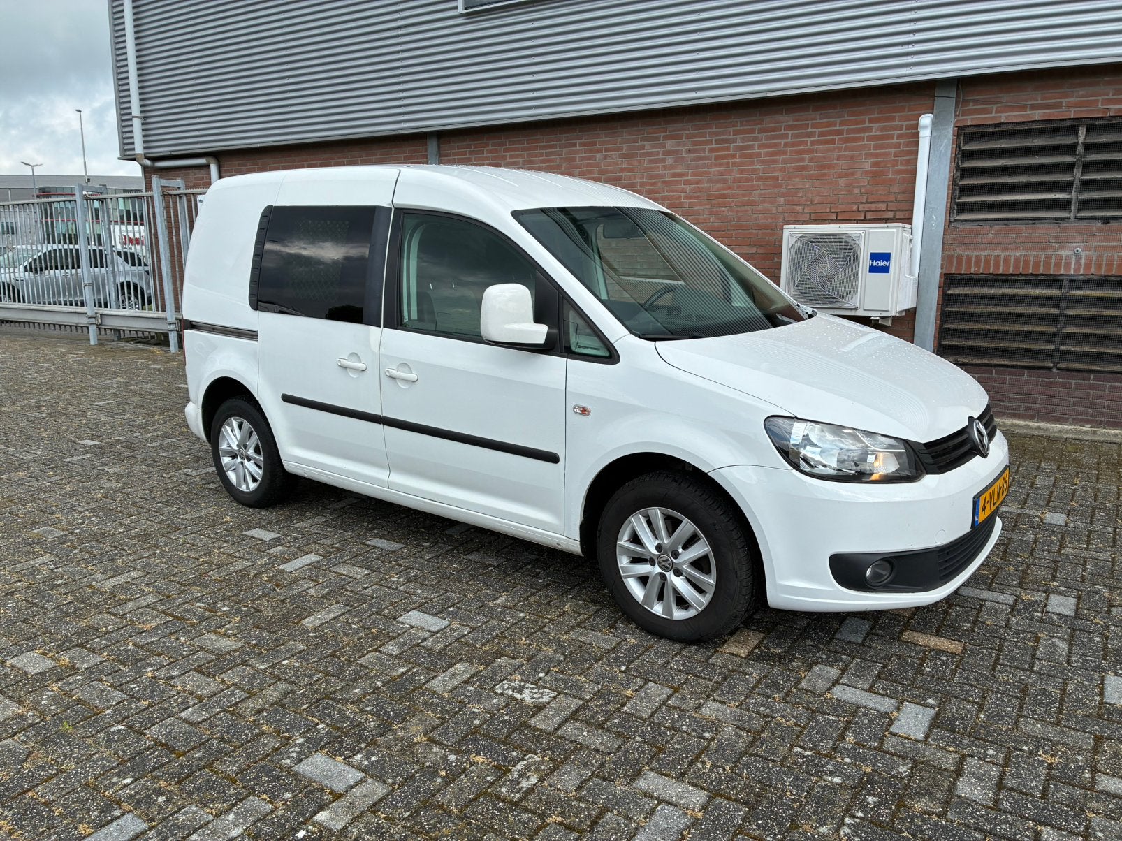 Volkswagen Caddy 2.0 CNG 80KW 2011, Auto's, Voorwielaandrijving, 4 cilinders, Volkswagen, Bedrijf