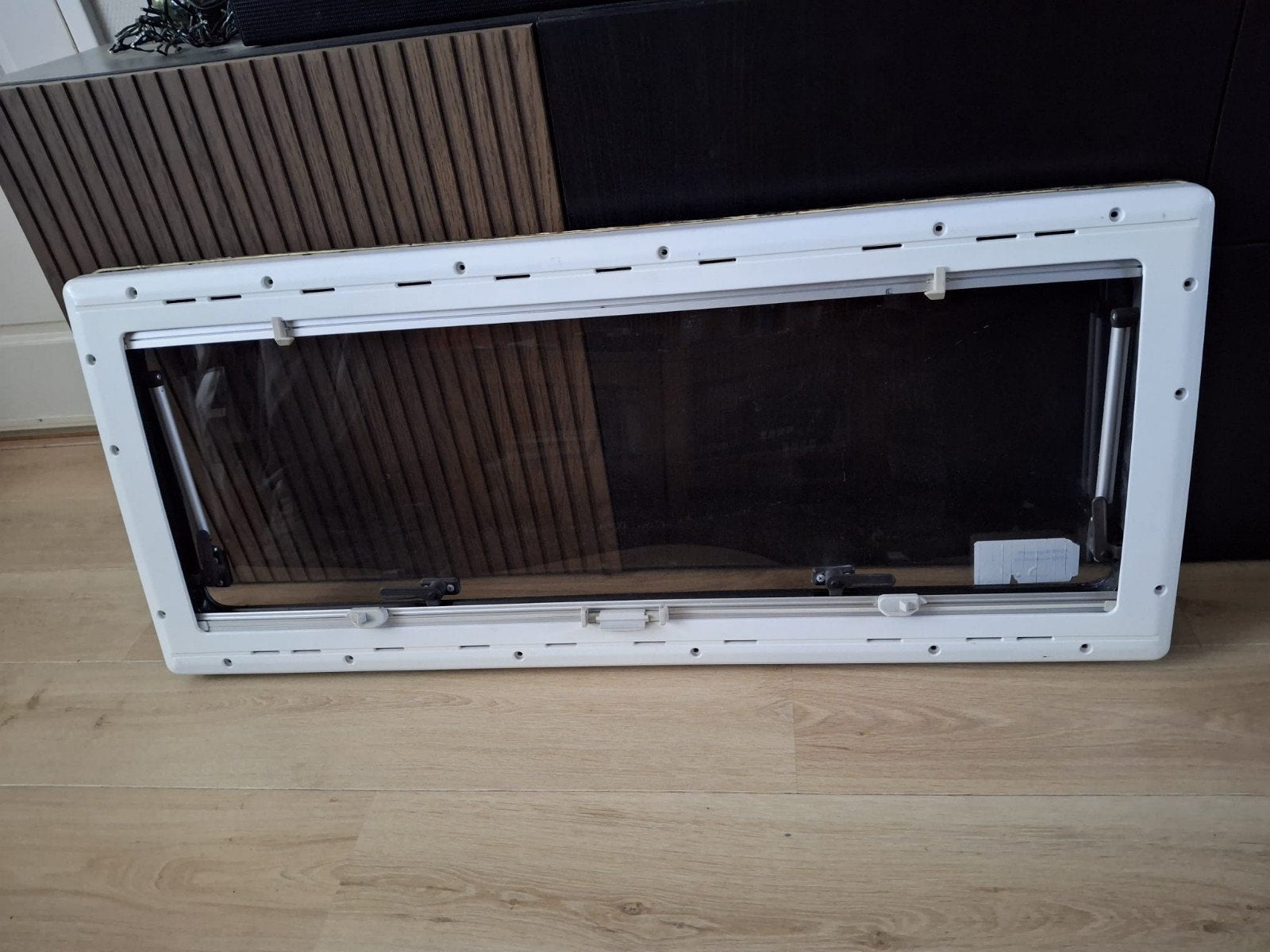 Dometic/seitz klap raam 110 x 45cm gebruikt  in nette staat, Caravans en Kamperen, Camper-accessoires, Ophalen of Verzenden