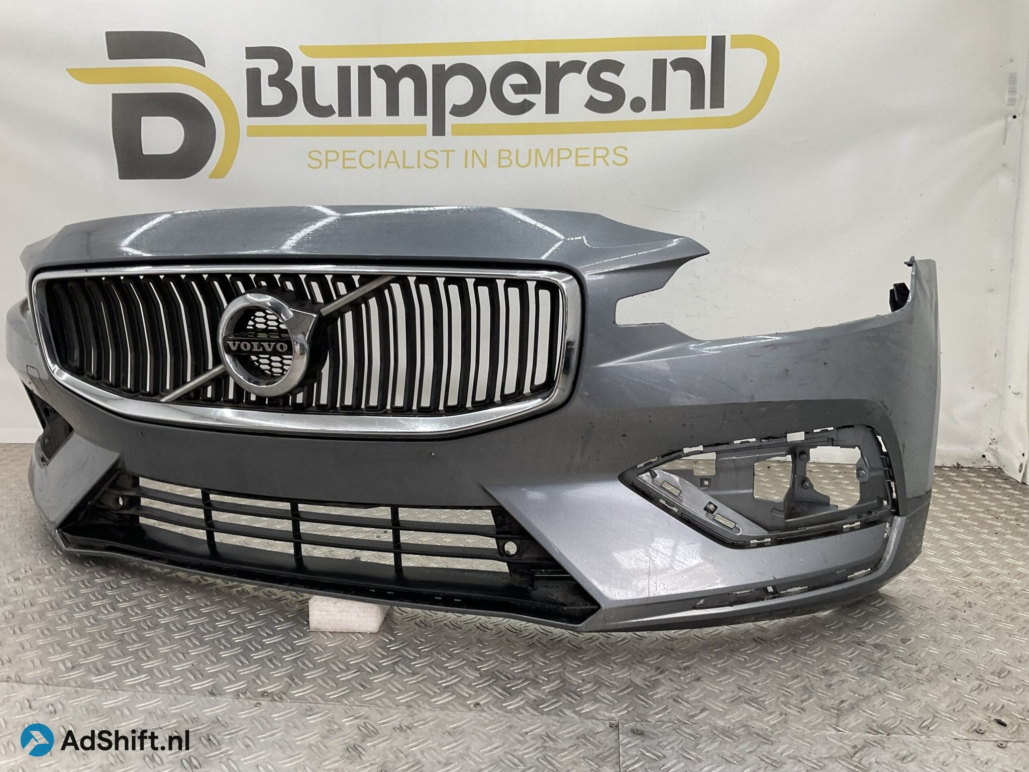 Bumper Volvo S60 V60 2018-2022 31690589 Voorbumper E5-20716, Bumper