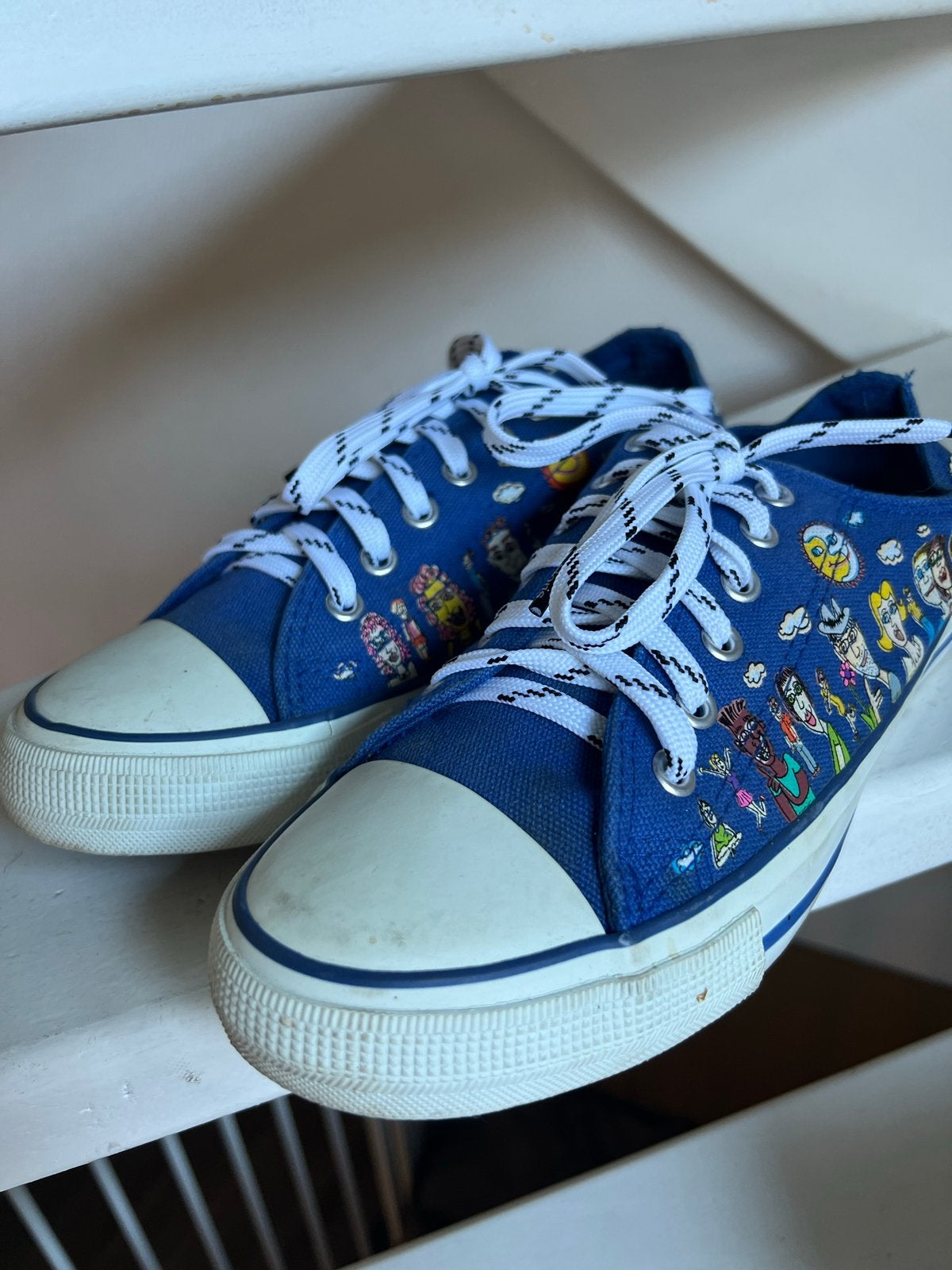 Fila sneakers met James Rizzi print, maat 38! -39, Ophalen of Verzenden, Gedragen, Blauw, Sneakers of Gympen