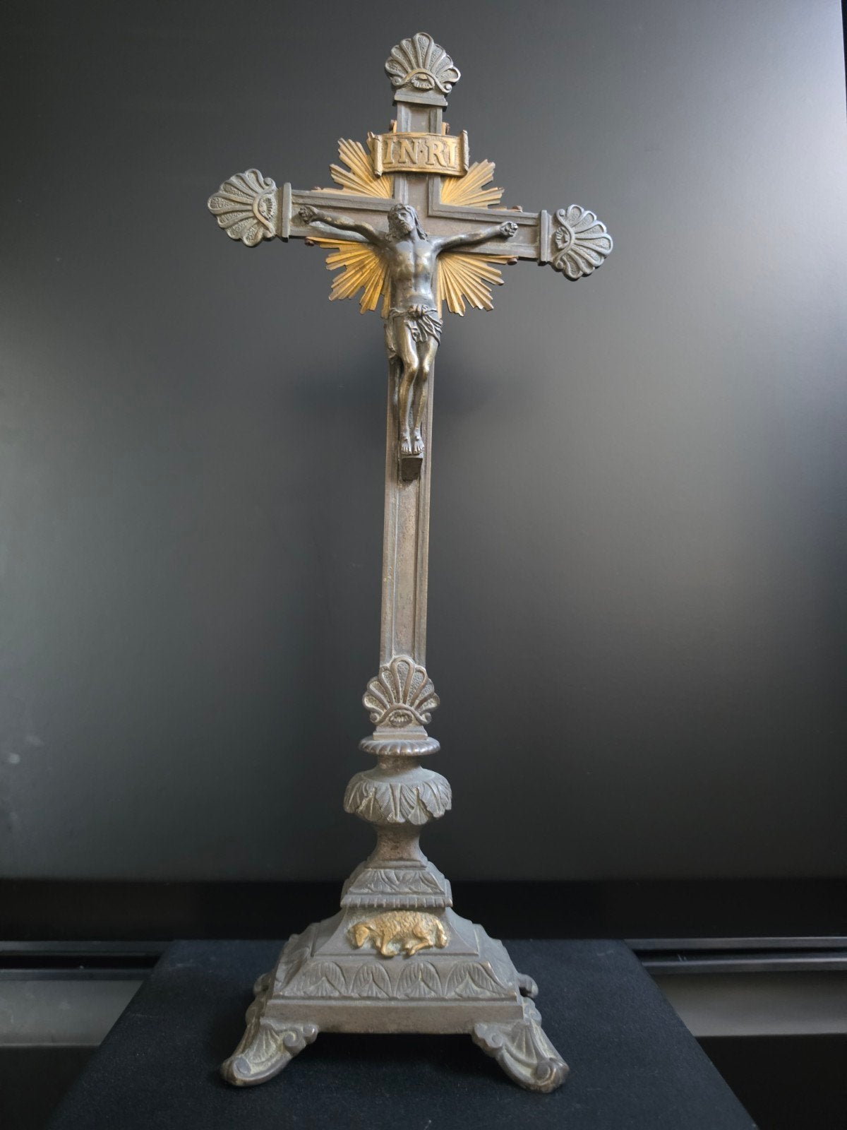 Antiek Bronzen Kruisbeeld met Corpus en INRI-plaat, Antiek en Kunst, Ophalen of Verzenden