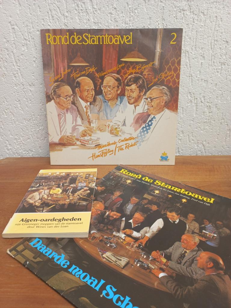 Twee elpees. Rond de stamtoavel. Boek. North Star, Ophalen of Verzenden, Gebruikt, Overige formaten
