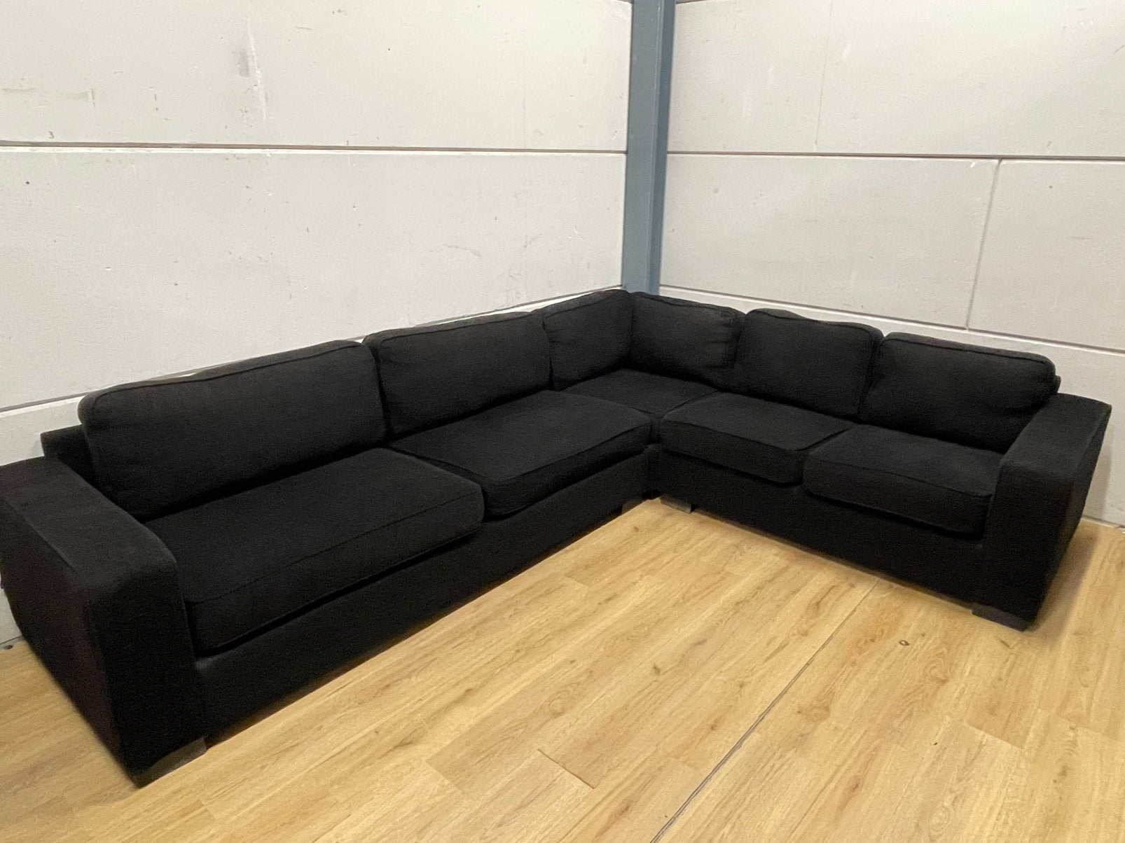 Mooie luxe moderne grote zwarte hoekbank - GEREINIGD!!!