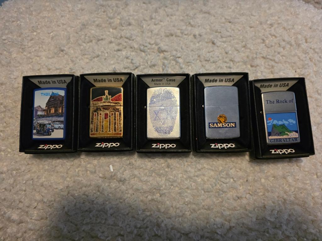 Verschillende zippos, Verzamelen, Ophalen of Verzenden, Nieuw, Sigarenbandjes