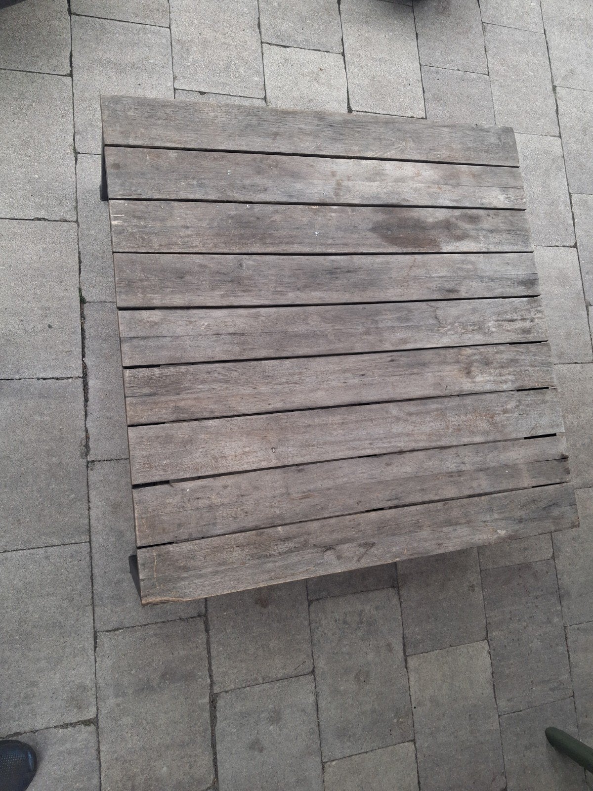 Te koop : 2 bijzettafels tuin , opknappers., Tuin en Terras, Ophalen, Vierkant, Hout