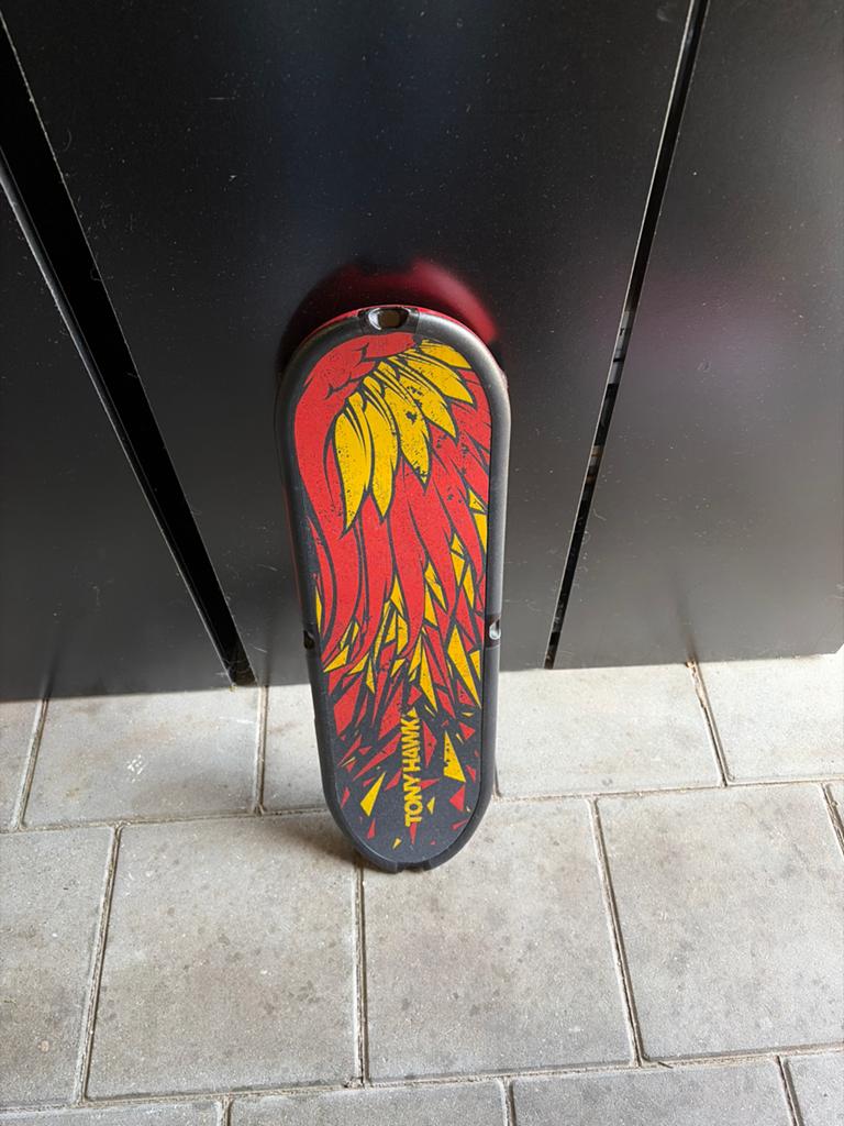 Tony Hawk Shred Skateboard - Zo goed als nieuw, Ophalen, Zo goed als nieuw, Skateboard