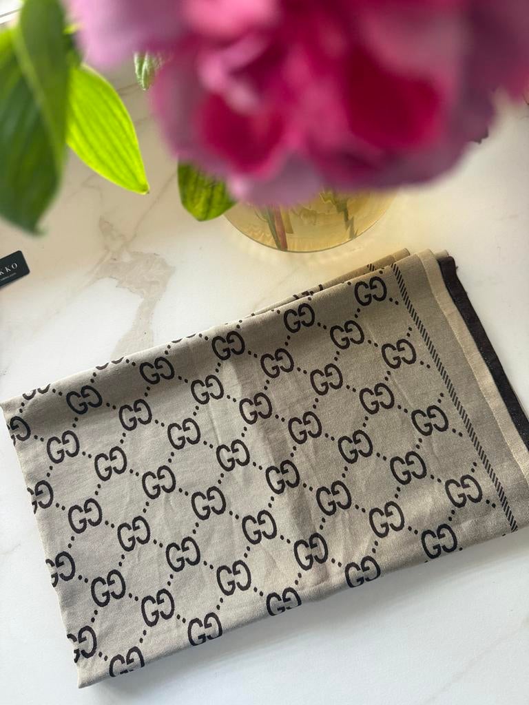 Gucci Sjaal - Scarf, Ophalen of Verzenden, Zo goed als nieuw, Maat 46/48 (XL) of groter, Sjaal
