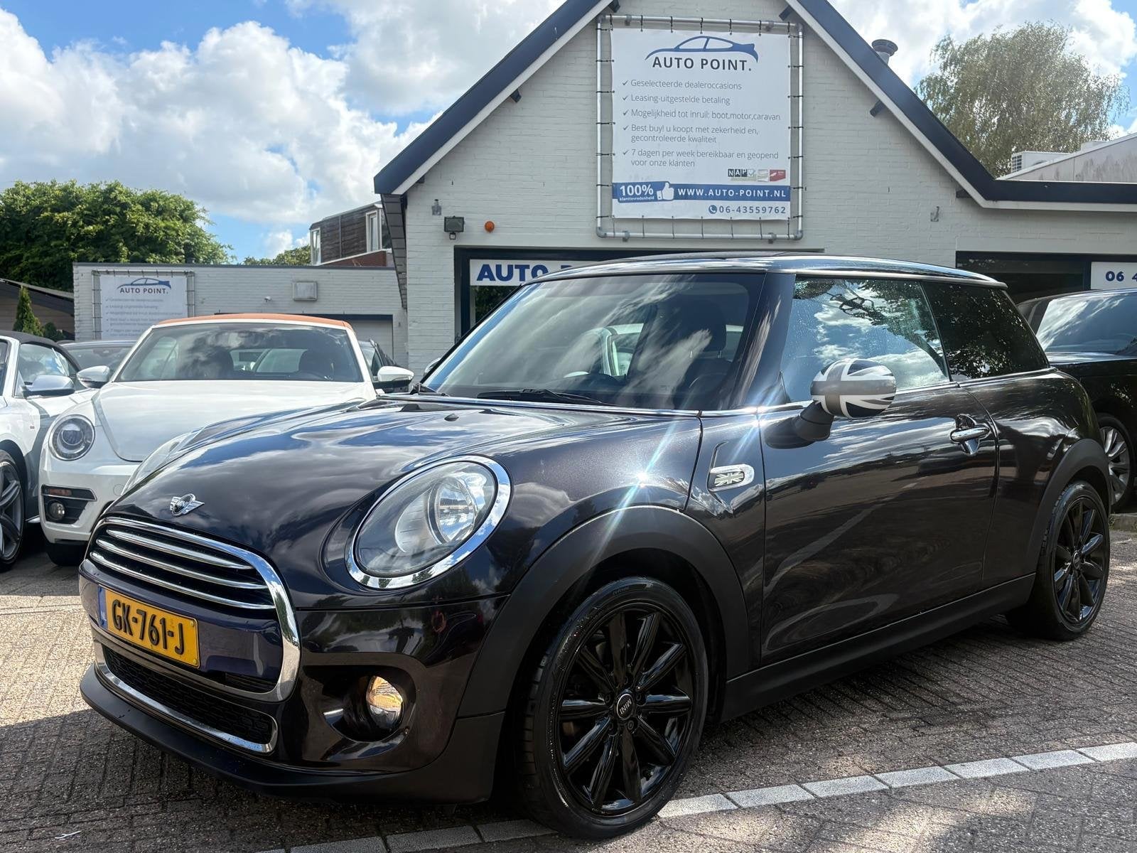 Mini 3-Deurs 1.5 COOPER BLACKPACK/AIRCO/NAVIGATIE/17INCH, Voorwielaandrijving, 136 pk, Gebruikt, Bruin