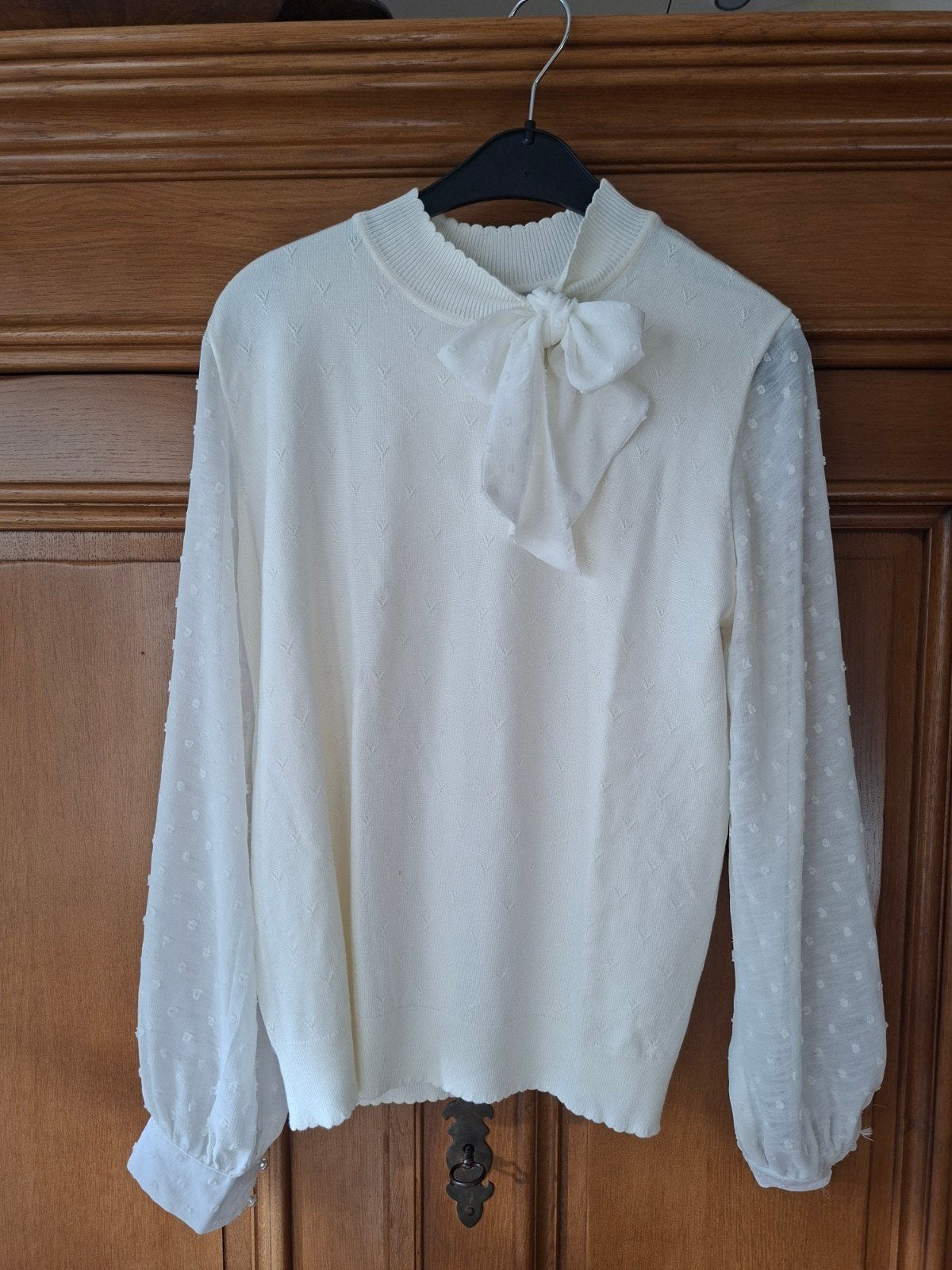 creme truitje, Leo&Ugo, 4, Beige, Maat 42/44 (L), Nieuw, Ophalen of Verzenden