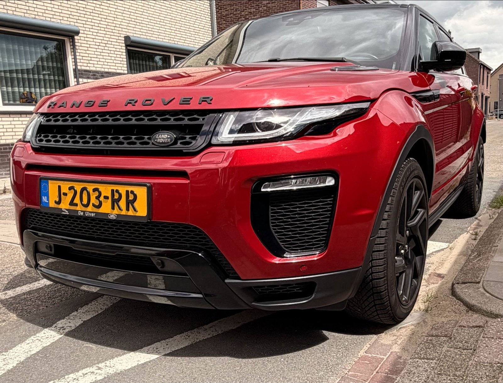 Land Rover Range Rover Evoque 2.0 TD4 4WD AUT 2017 Rood, Auto's, Land Rover, Automaat, 1780 kg, 2000 kg, Diesel