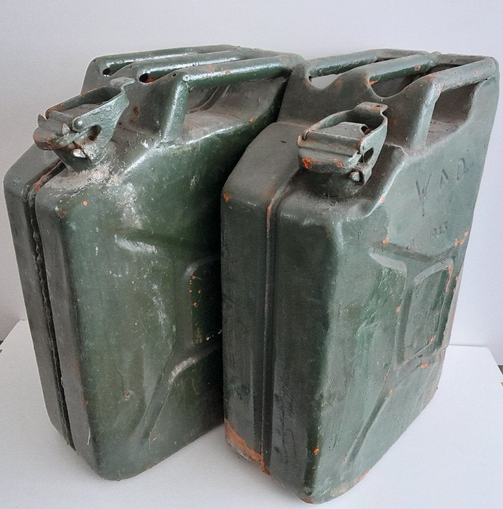 Militaire Jerrycans 1943 uit Tweede Wereldoorlog metaal., Ophalen of Verzenden, Overige gebieden