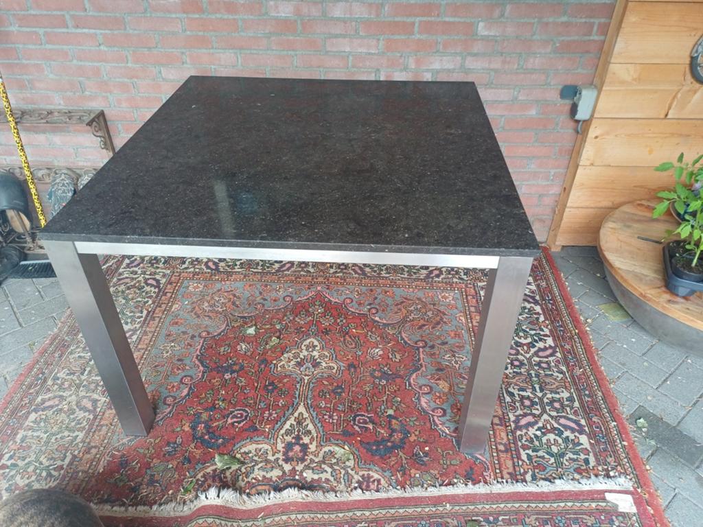 Moderne eettafel met granieten blad en rvs poten, Huis en Inrichting, Tafels | Eettafels, Ophalen, Gebruikt, Overige materialen
