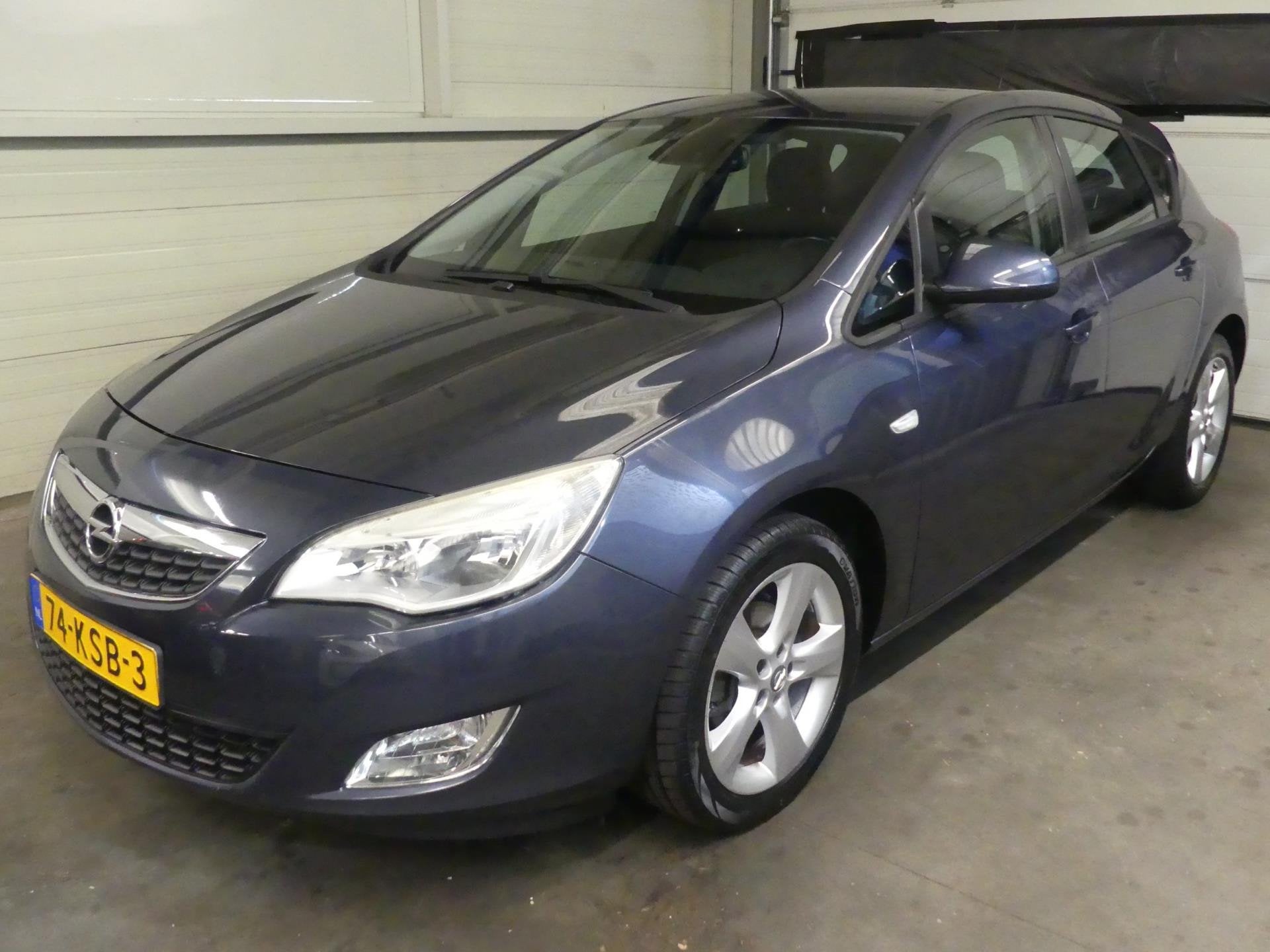 Opel Astra 1.6 Edition - Cruise control - Keurig Onderhouden, Auto's, Voorwielaandrijving, Euro 5, Stof, 4 cilinders