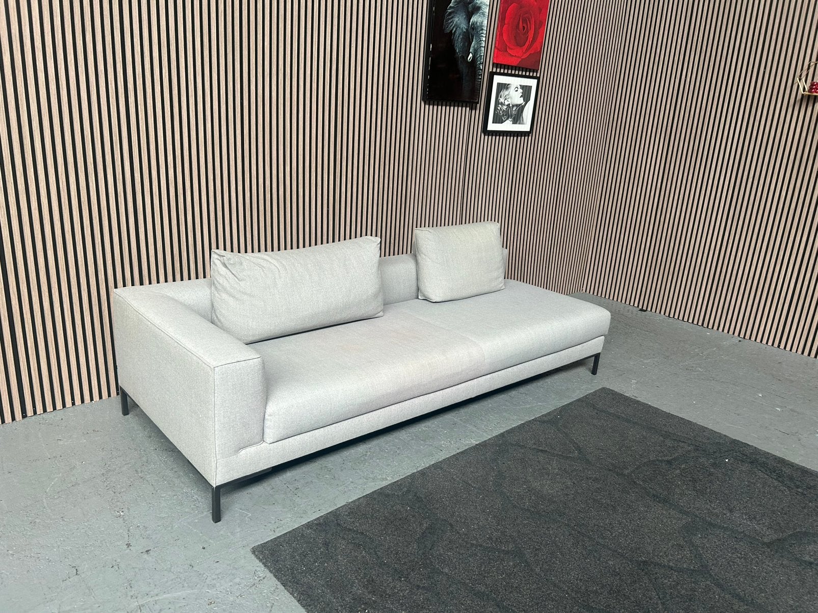 GRATIS LEVERING Design on Stock Aikon 248X102 GEREINIGD, Huis en Inrichting, Banken | Bankstellen, 100 tot 125 cm, Design on stock aikon