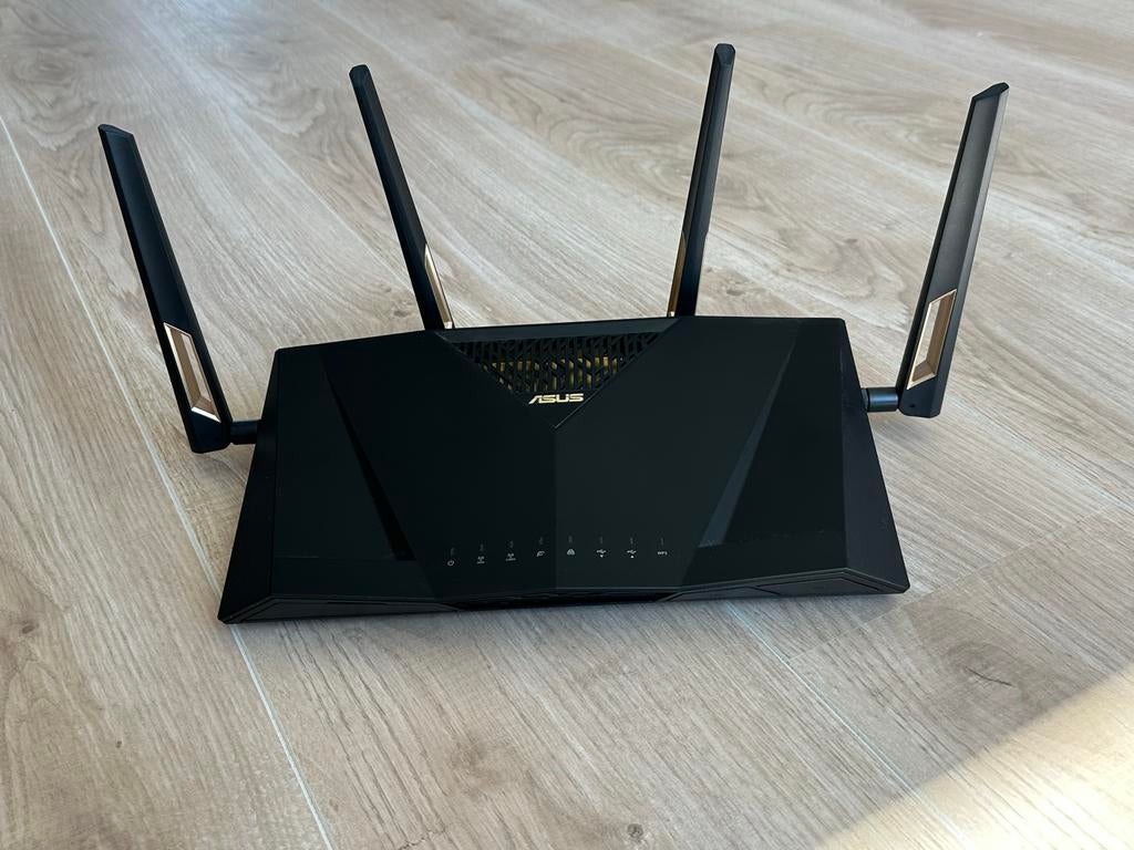 ASUS RT-AX88U AX6000 Dual Band WiFi 6 Gaming Router, Ophalen of Verzenden, Zo goed als nieuw, Router