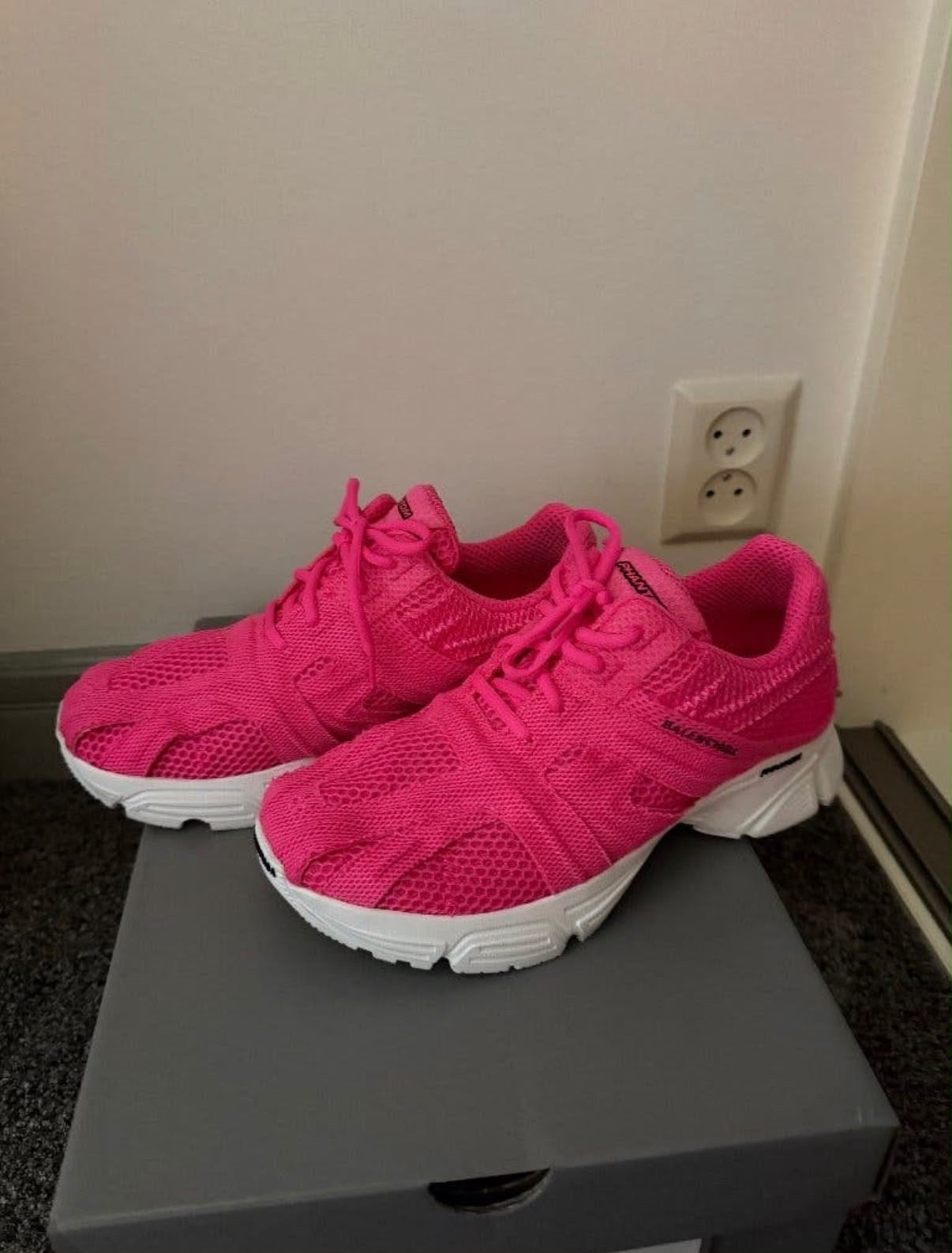 Balenciaga Phantom Sneakers – Neon Pink – Maat 40 – Compleet, Kleding | Dames, Ophalen of Verzenden, Gedragen, Roze, Sneakers of Gympen