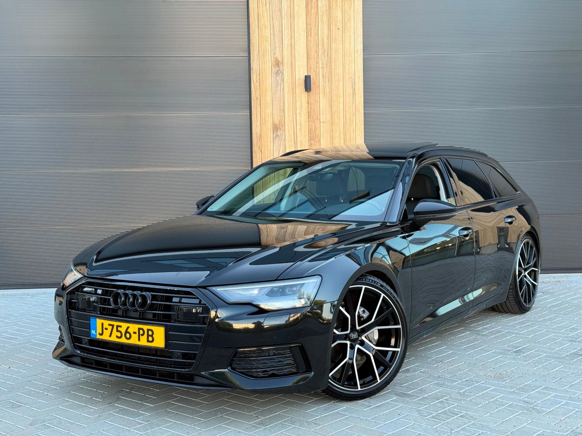 Audi A6 Avant 2.0 163PK 35 TDI S Line (bj 2020) AUT|PANO|4WI, Auto's, Audi, Gebruikt, 2000 kg, Leder, Geïmporteerd