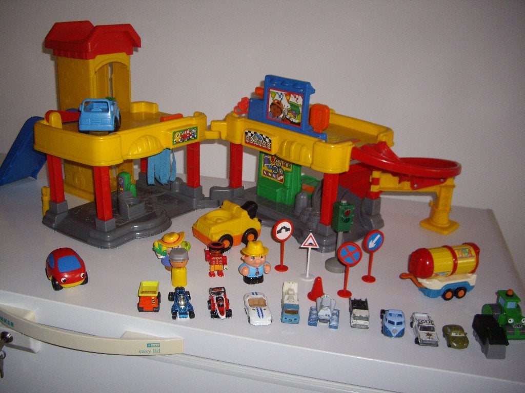 F P garage met geluiden en veel acc, Ophalen, Zo goed als nieuw, Speelset, Met geluid