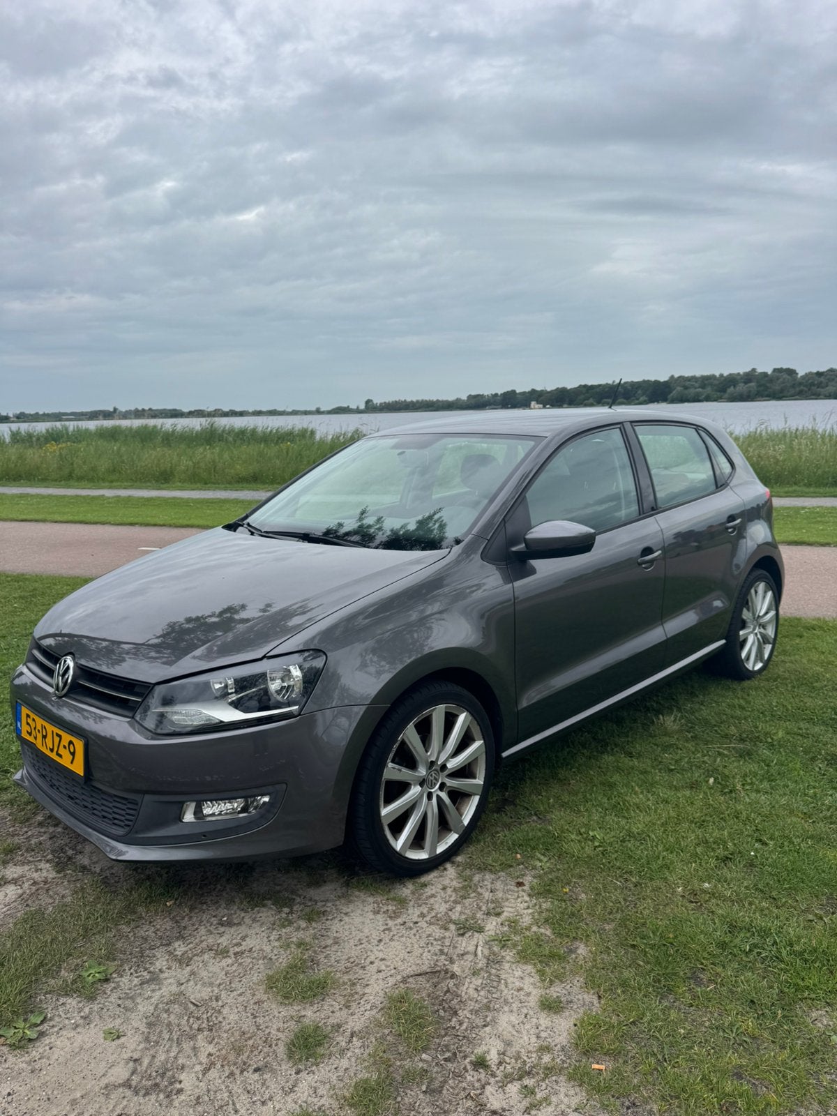 Volkswagen Polo 1.4 16V FSI 63KW 2011 Grijs, Auto's, Volkswagen, Voorwielaandrijving, 970 kg, 40 €/maand, 4 cilinders