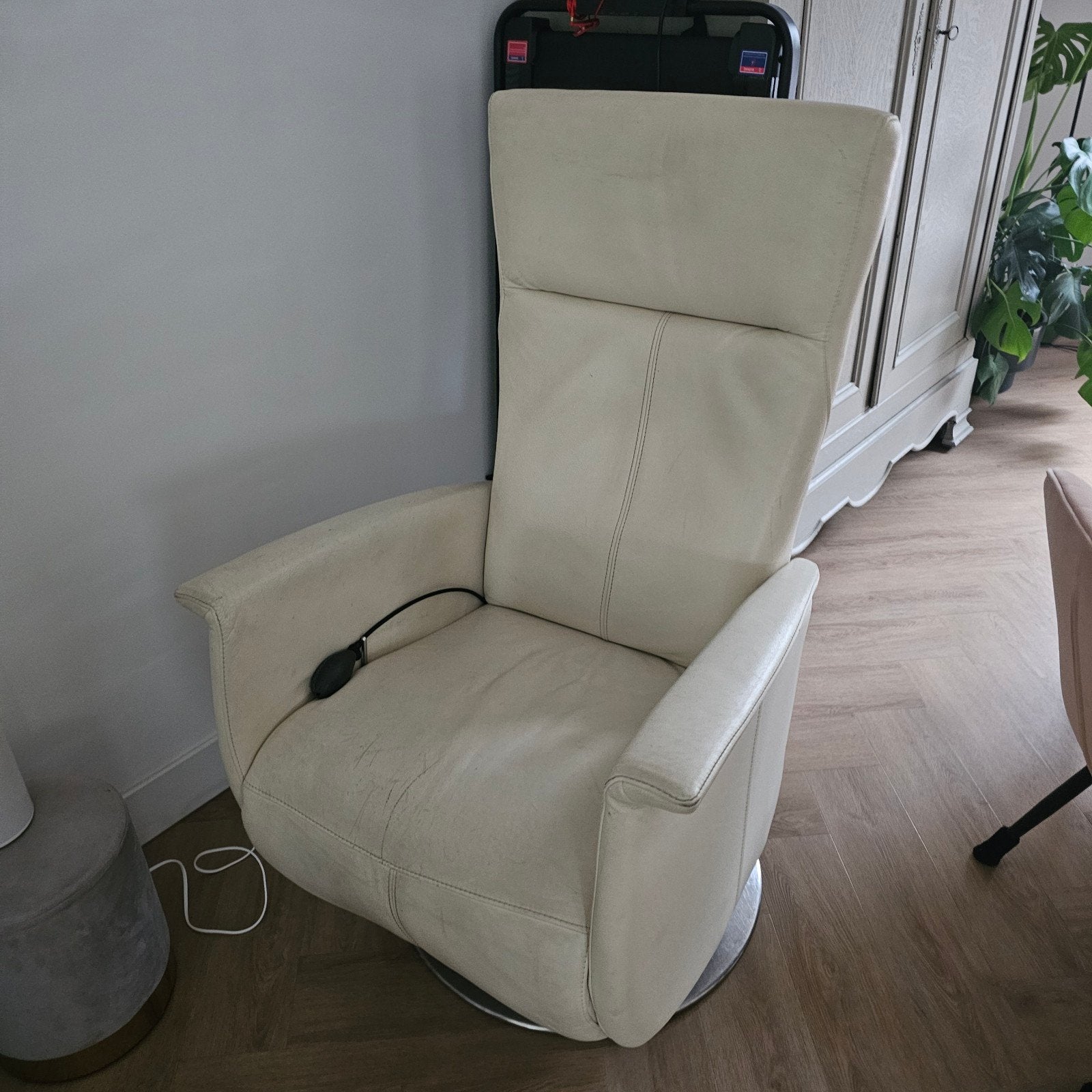 Crème lederen relaxfauteuil van Prominent, Huis en Inrichting, Fauteuils, Ophalen, Gebruikt, 75 tot 100 cm, Leer