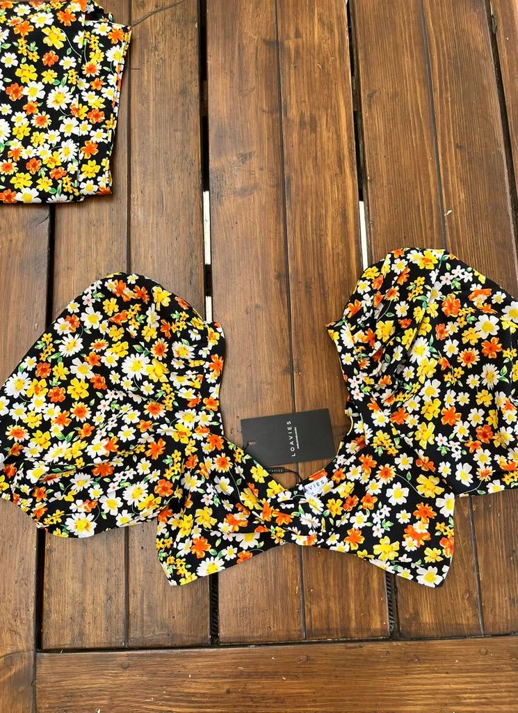 Loavies zomer crop top met gesp bloemen xs nieuw pof mouw, Ophalen of Verzenden, Nieuw, Maat 34 (XS) of kleiner, Overige kleuren