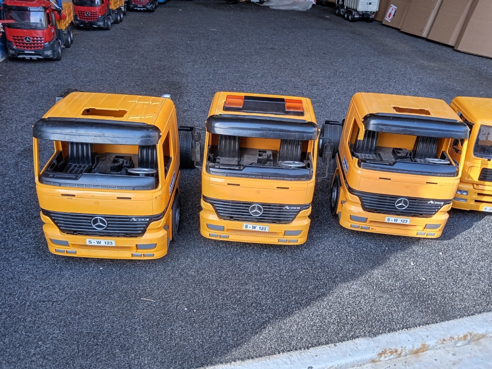 Bruder Mercedes Actros 3 trucks 1 koop, Ophalen, Gebruikt, Schaal 1:16