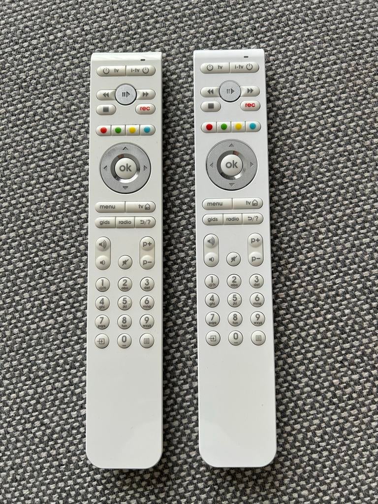 KPN TV afstandsbediening 2 stuks, Ophalen of Verzenden, Zo goed als nieuw, Universeel, Tv