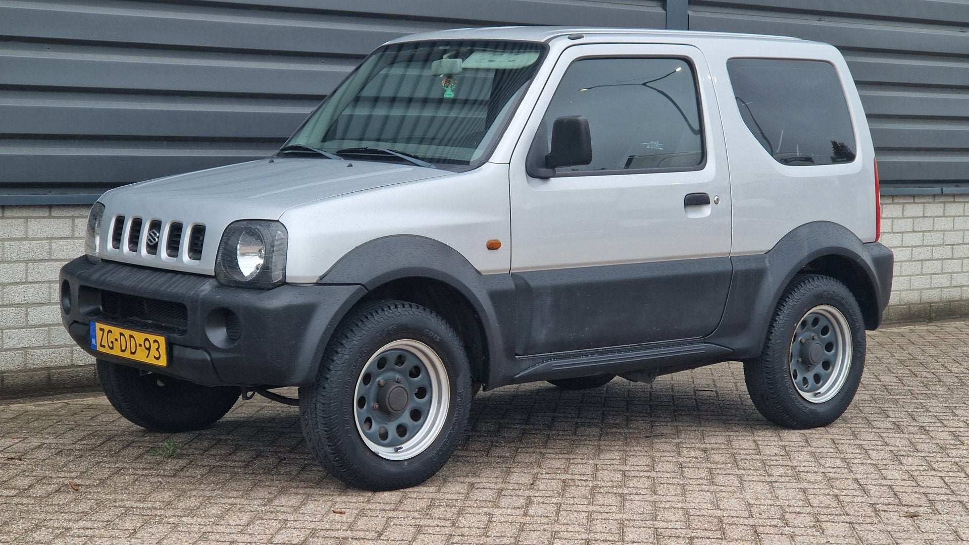 Suzuki Jimny 1.3 JX 2WD. Distributieriem is vervangen bij de, 4 cilinders, Airbags, 4 stoelen, Bedrijf