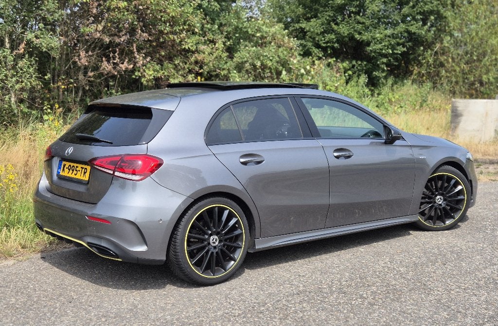 Mercedes-Benz A-Klasse A 250 224pk 7G-DCT 2018 Grijs, Auto's, Dealer onderhouden, 4 cilinders, 75 €/maand, Particulier