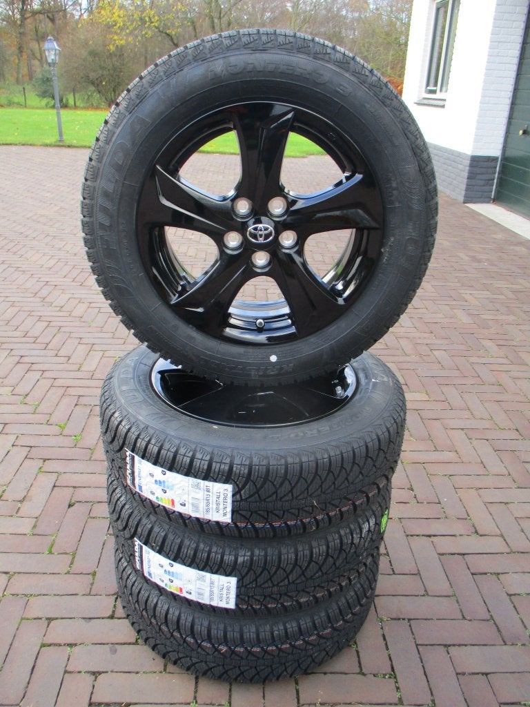 Orig. Toyota Yaris 15 inch winterbanden NIEUW tpms > 2020, Auto-onderdelen, 15 inch, Banden en Velgen, Nieuw, Personenwagen