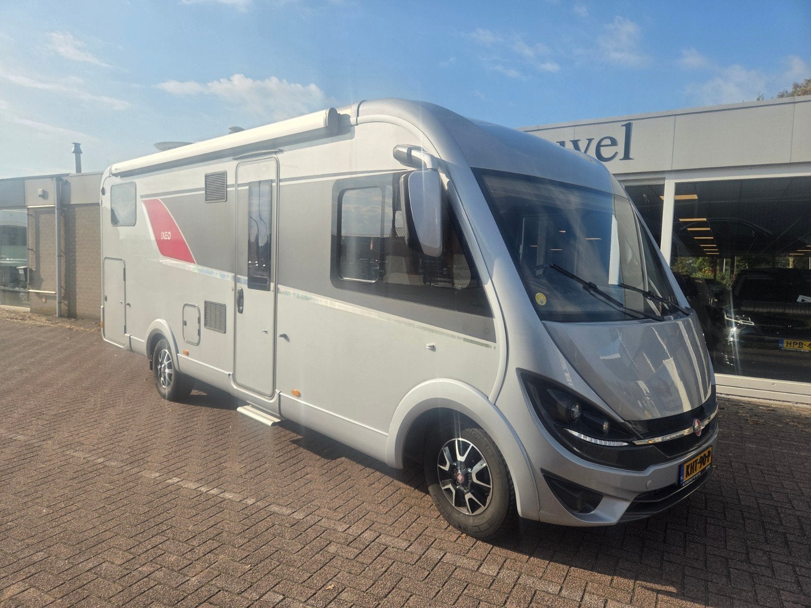 Bürstner Ixeo I 728 G *lengte bedden* Euro6 zonder AdBlue*, Caravans en Kamperen, Integraal, 7 tot 8 meter, Bedrijf, Bürstner