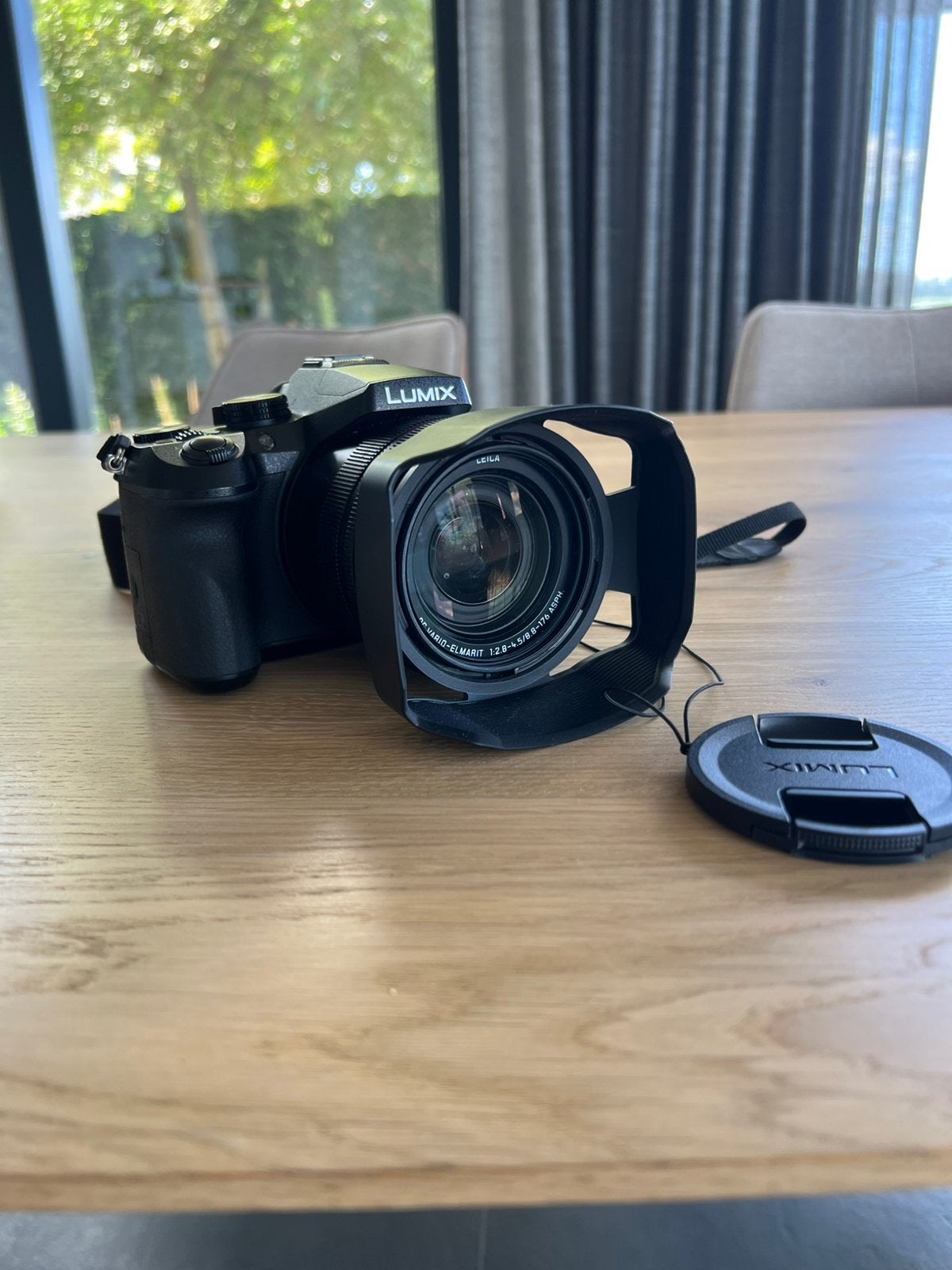 Panasonic Lumix DMC-FZ2000, als nieuw, slechts 1.252 klikken, Audio, Tv en Foto, Fotocamera's Digitaal, Ophalen, Panasonic, Zo goed als nieuw