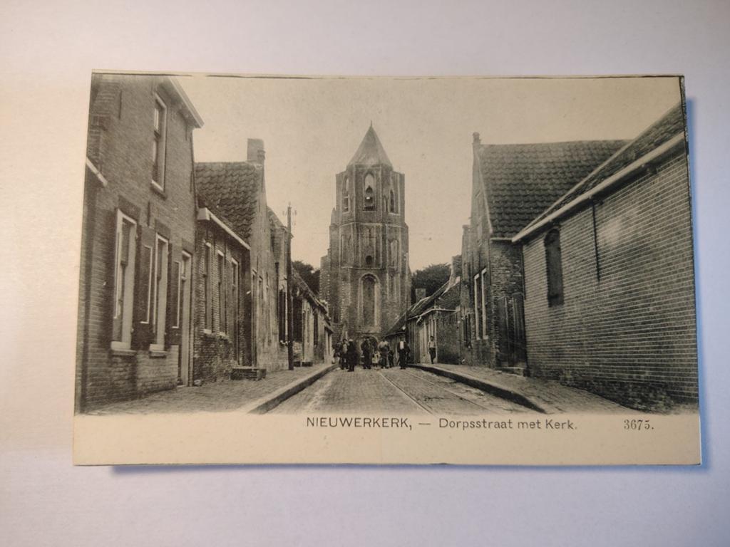 Nieuwerkerk Dorpsstraat met Kerk., Verzamelen, Ansichtkaarten | Nederland, Ophalen of Verzenden