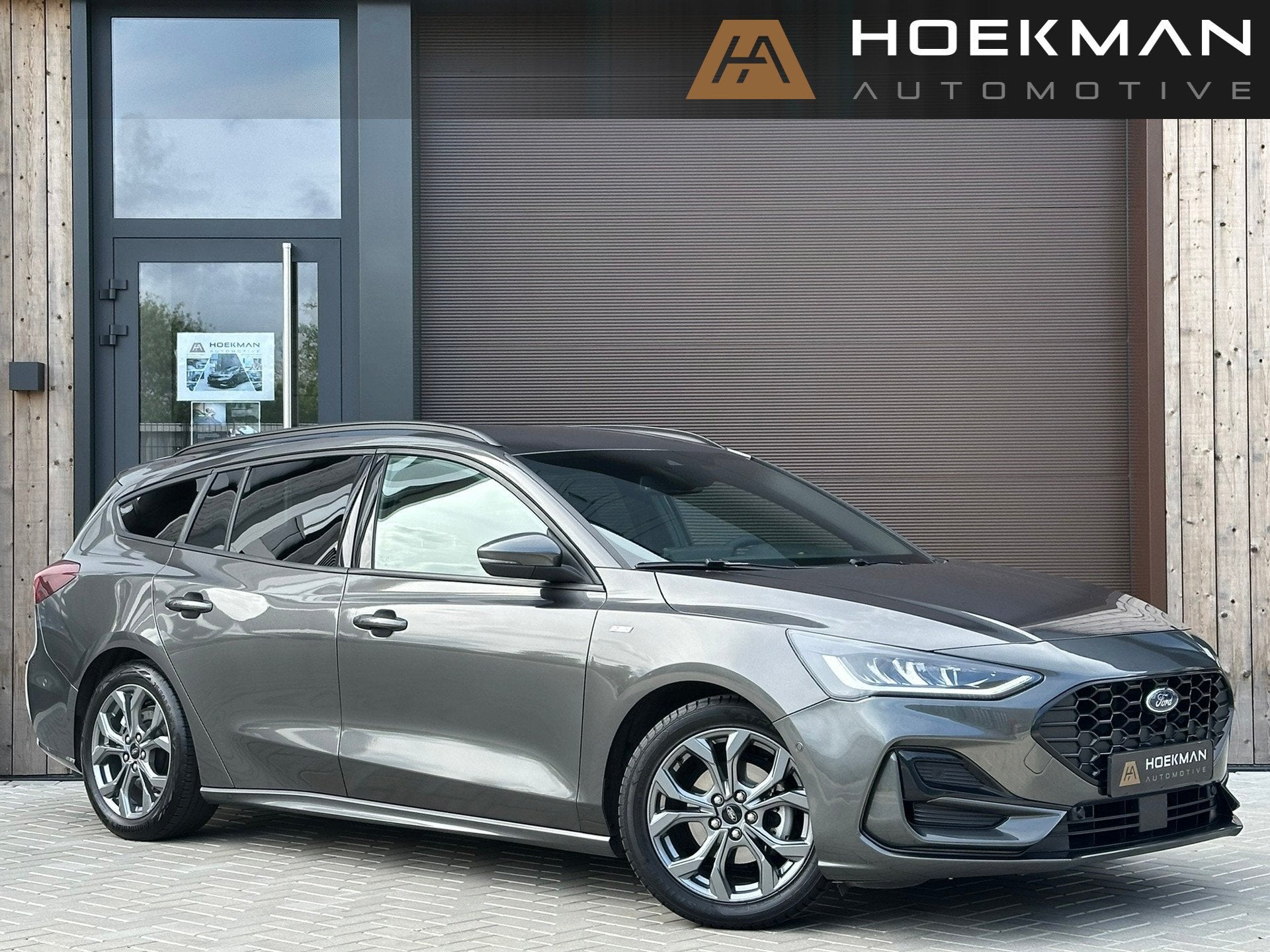 Ford Focus Wagon 1.0 EcoBoost Hybrid ST Line Automaat 155 PK, Stof, Gebruikt, 1404 kg, 155 pk