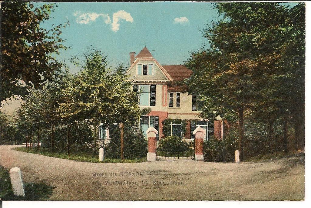 Groet uit Bussum Willemslaan hk  Koedijklaan., Verzamelen, Ansichtkaarten | Nederland, Ophalen of Verzenden, 1920 tot 1940, Ongelopen