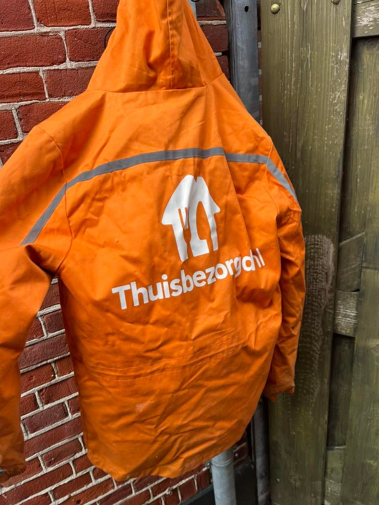 Thuisbezorgd zomer jas maat L valt klein, Ophalen of Verzenden, Zo goed als nieuw, Oranje